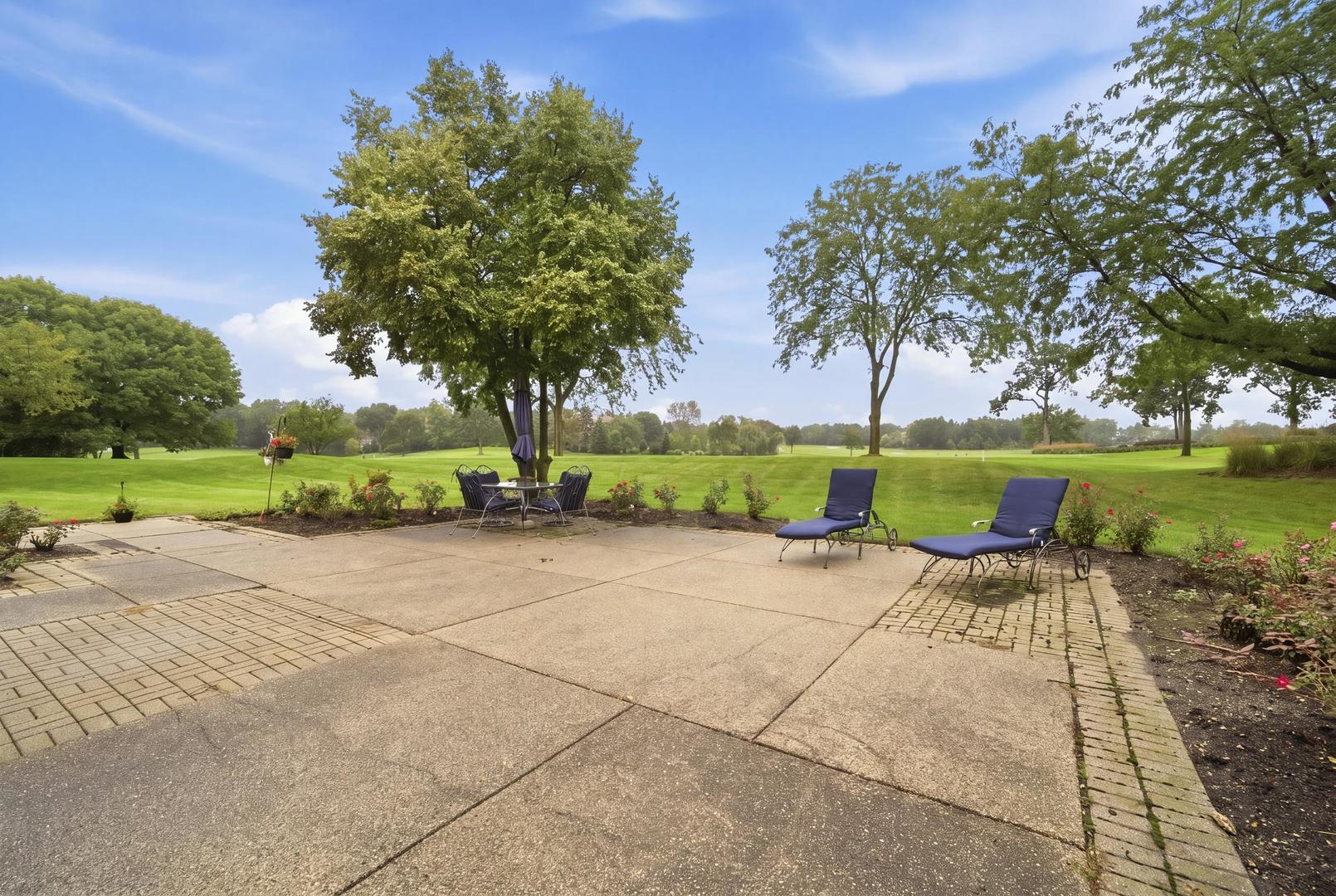 4 S Wynstone Drive