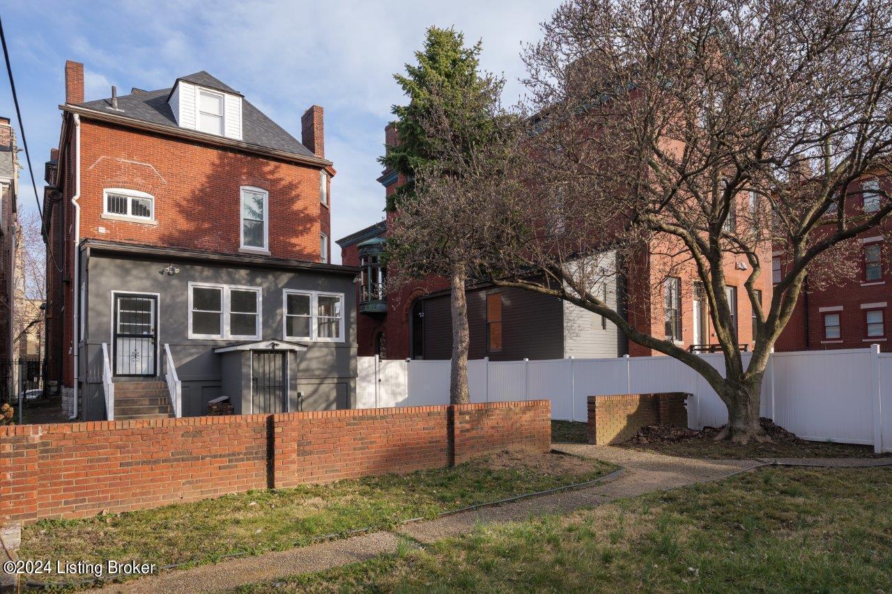 1110 S Third St