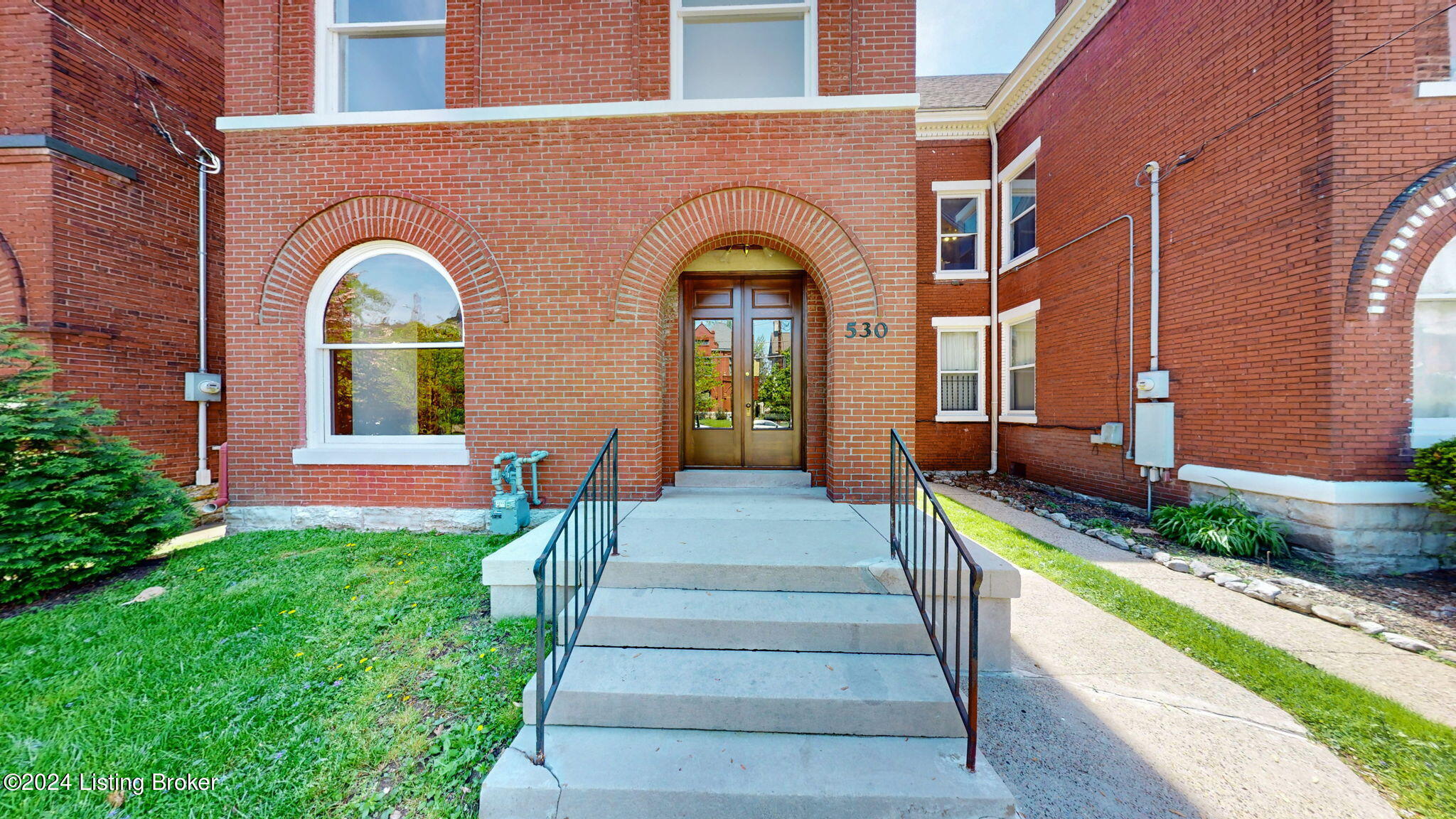 530 W Saint Catherine St
