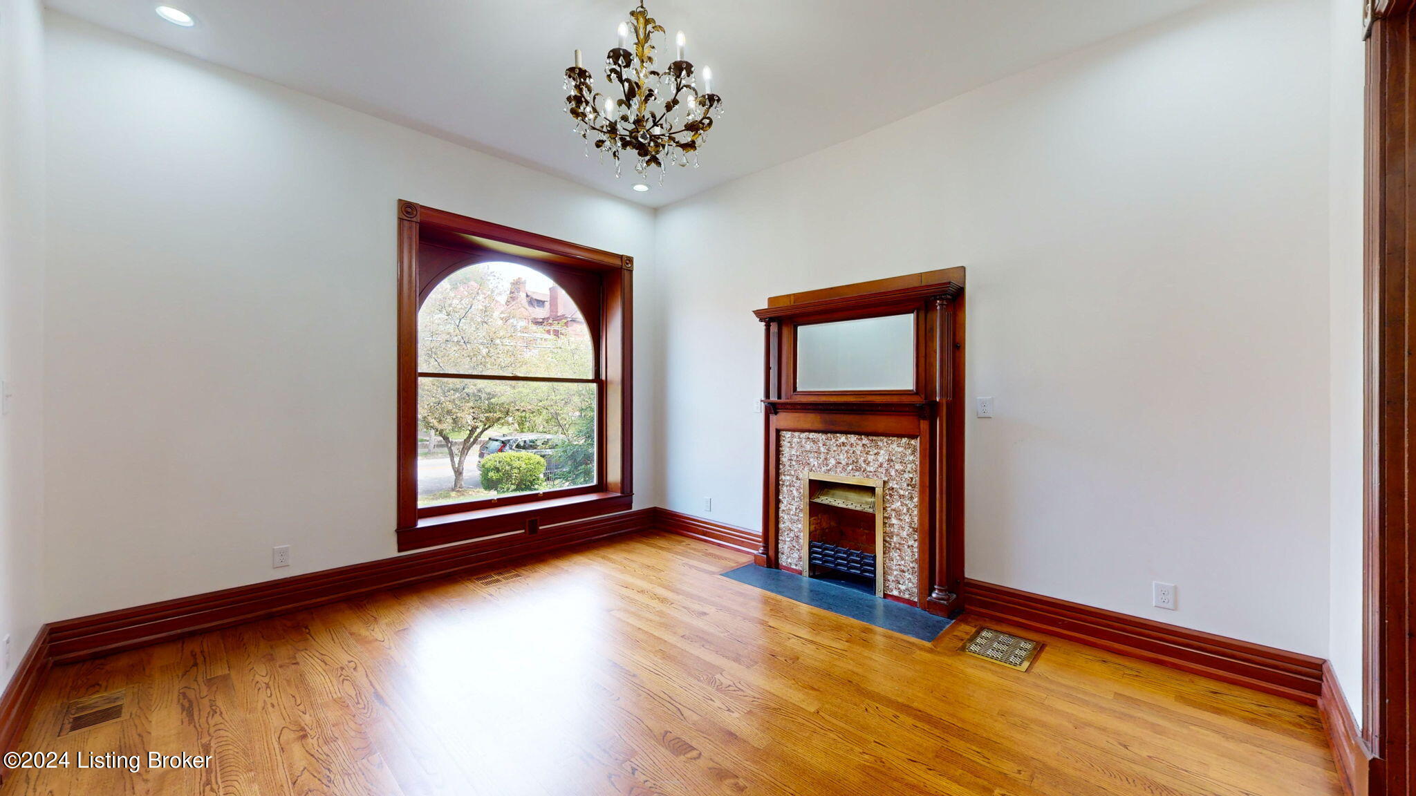 530 W Saint Catherine St