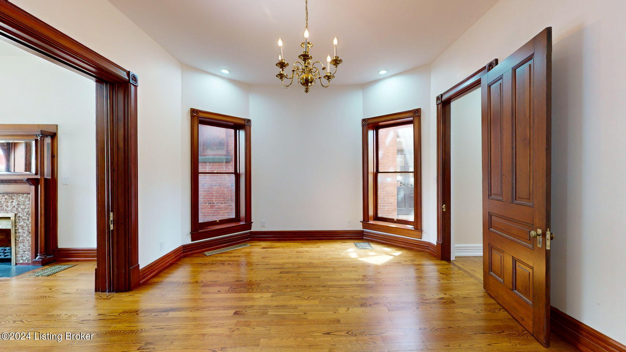 530 W Saint Catherine St