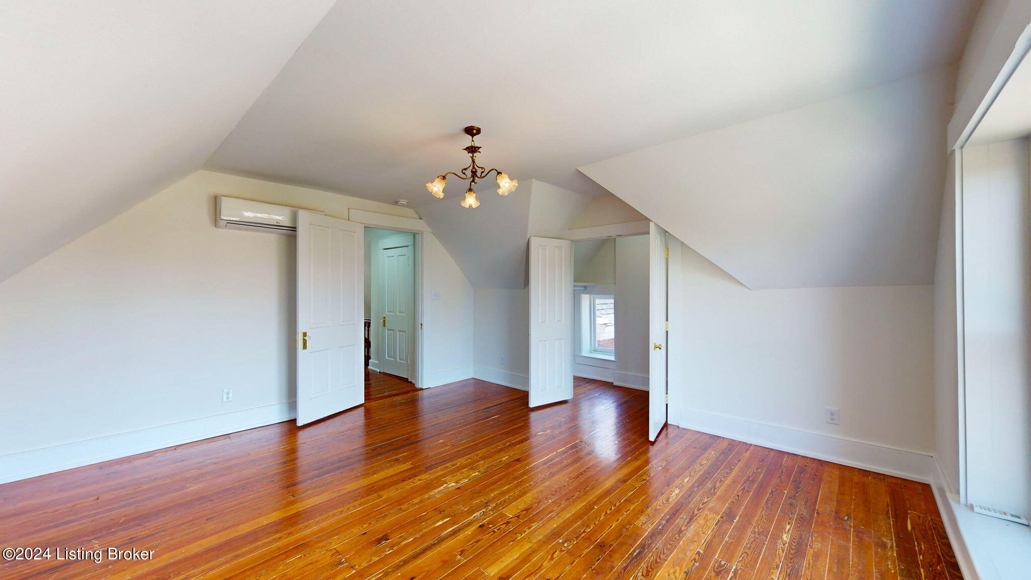 530 W Saint Catherine St