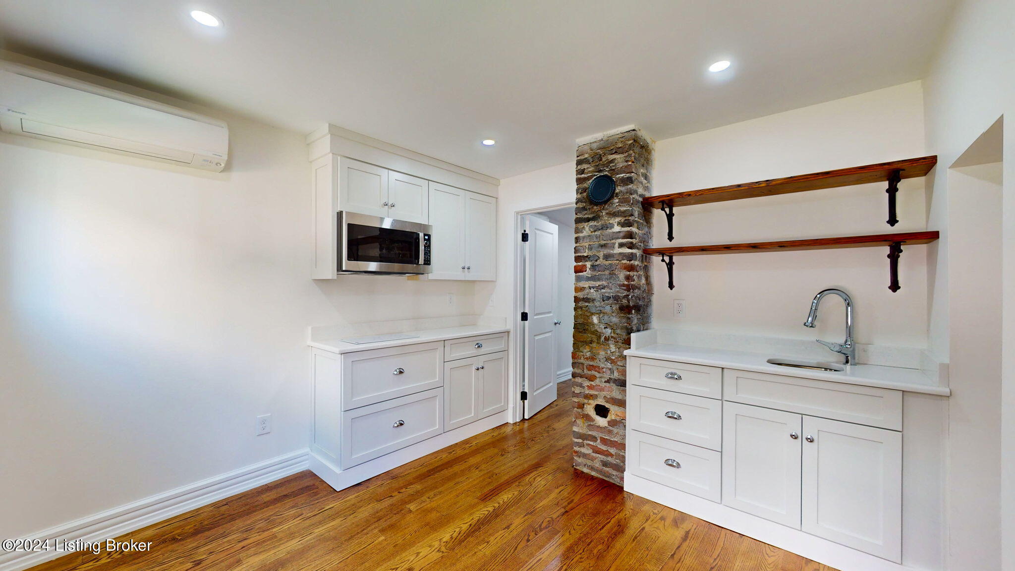 530 W Saint Catherine St