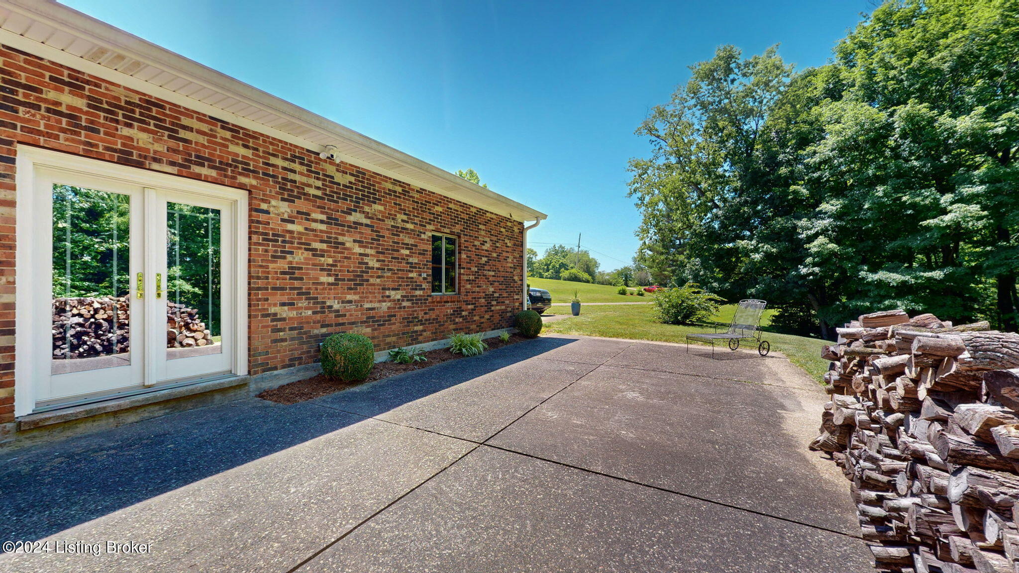305 Cedar Creek Ln