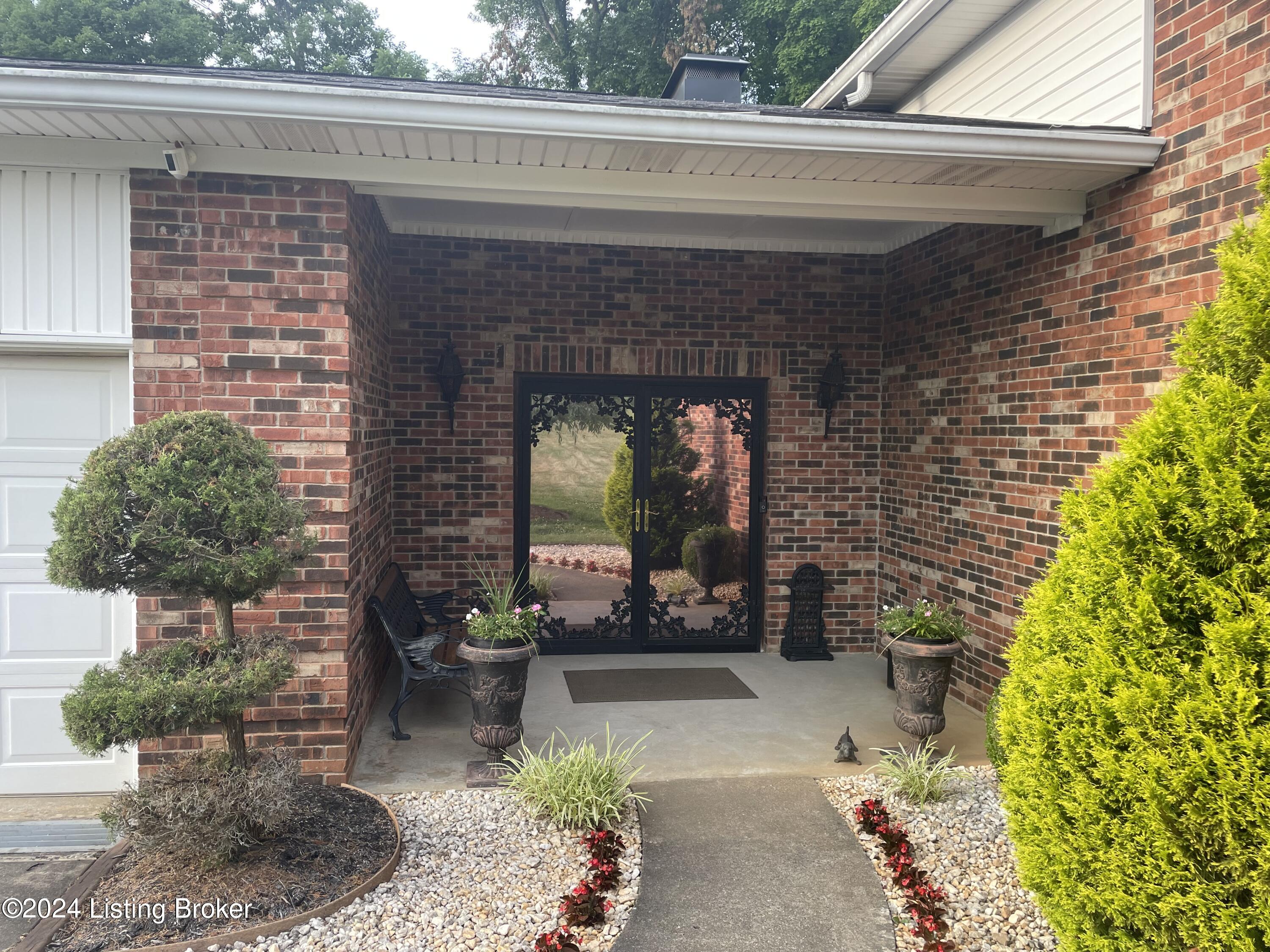 305 Cedar Creek Ln
