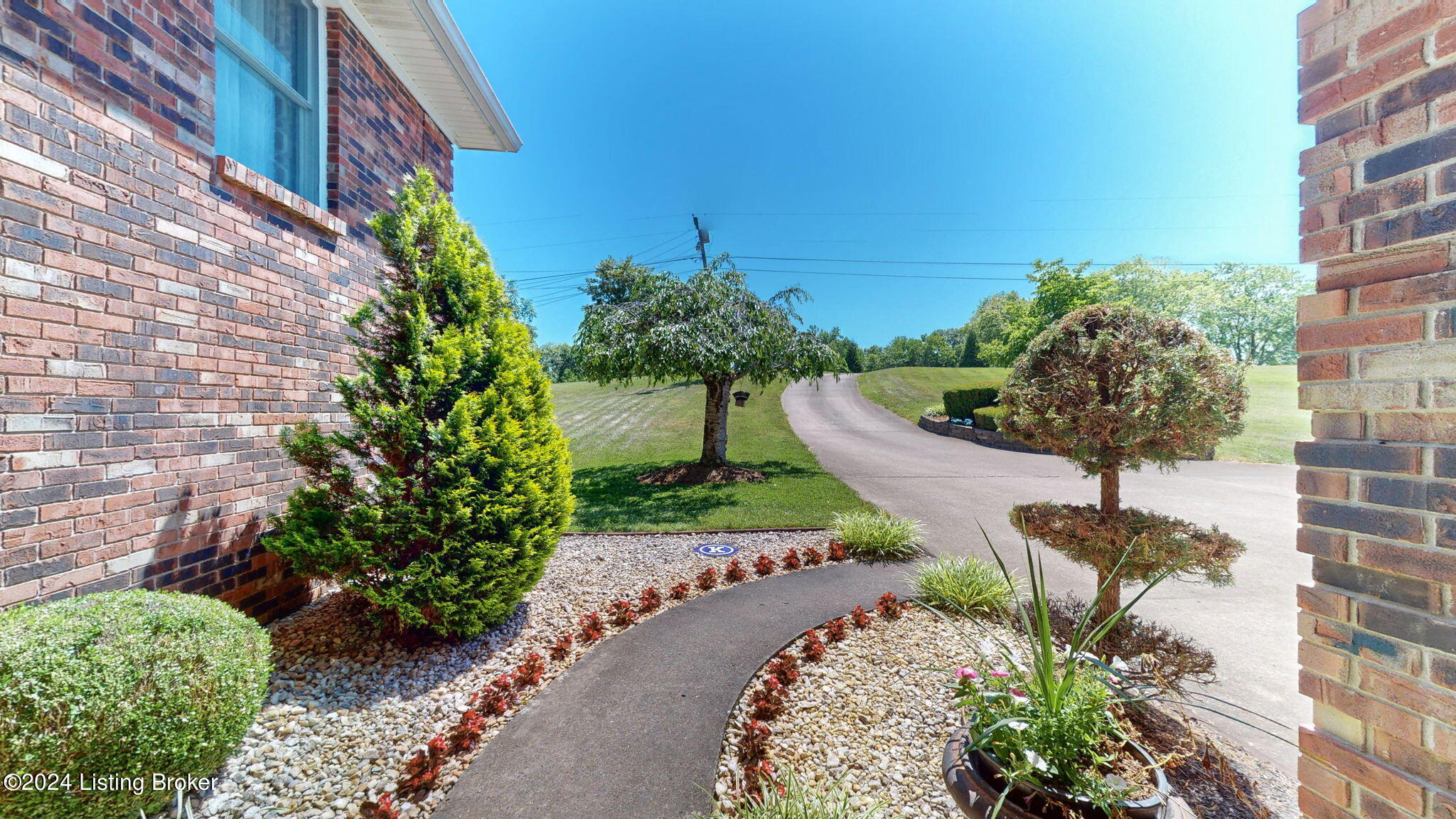 305 Cedar Creek Ln