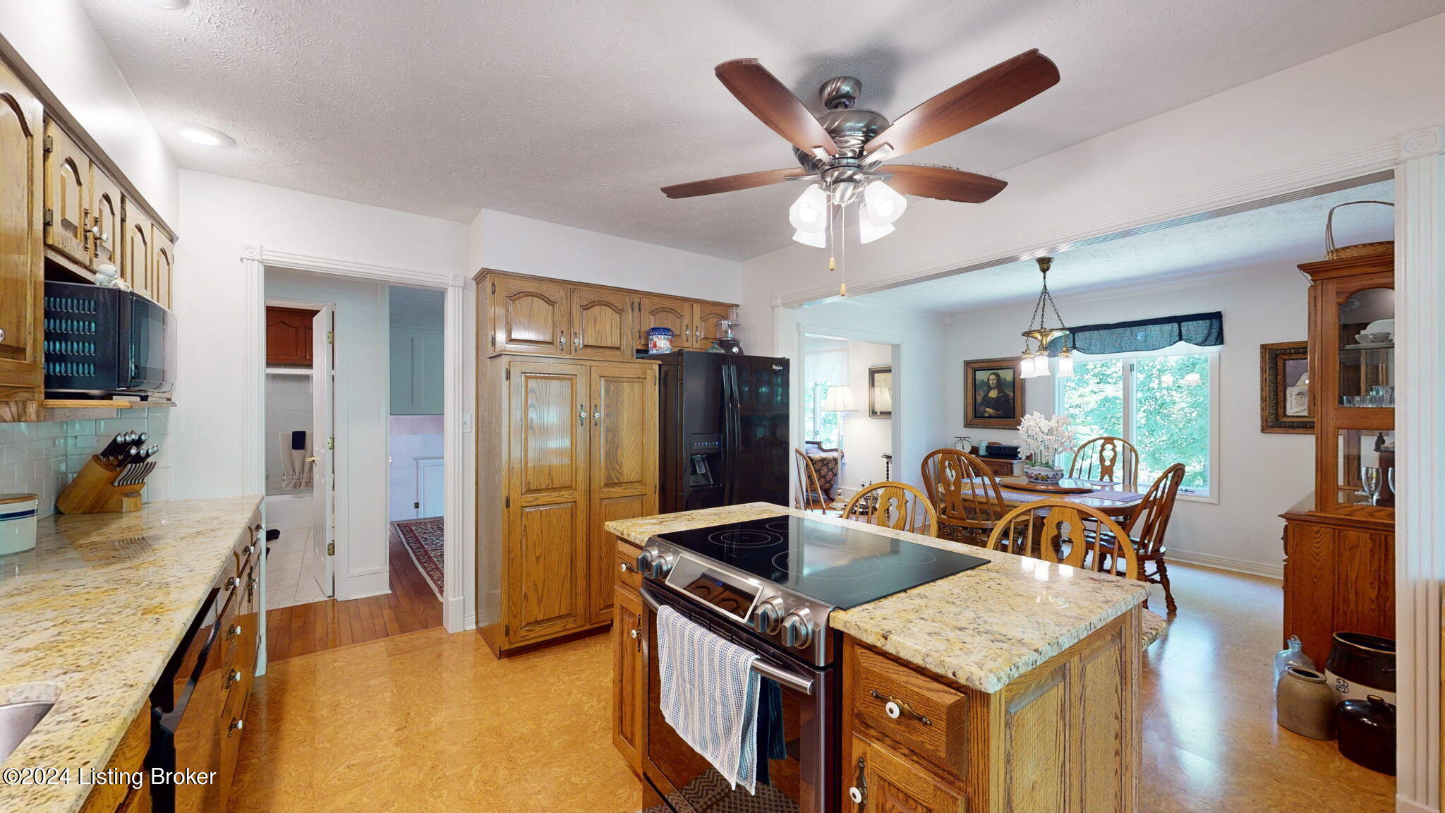 305 Cedar Creek Ln