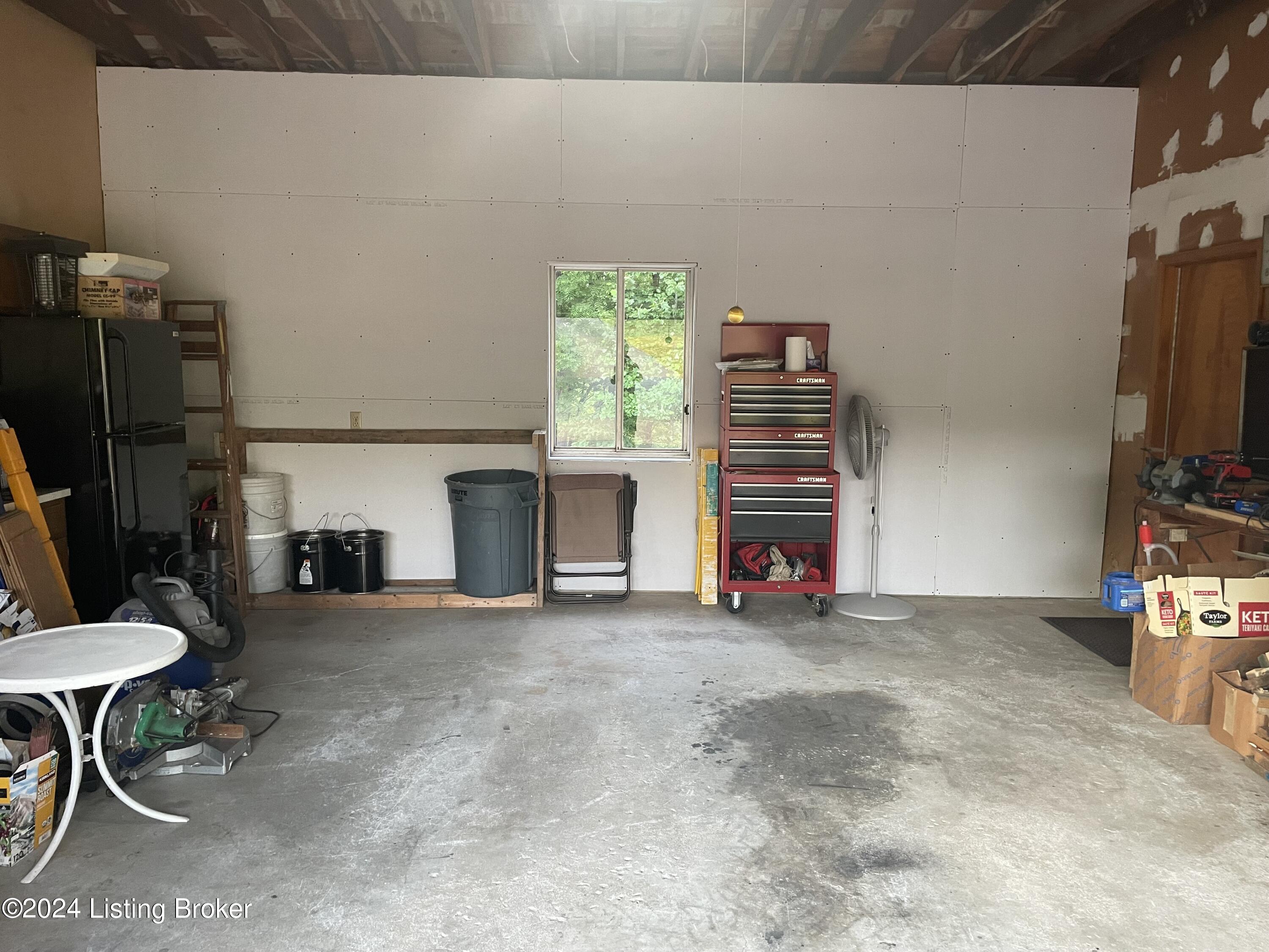 305 Cedar Creek Ln