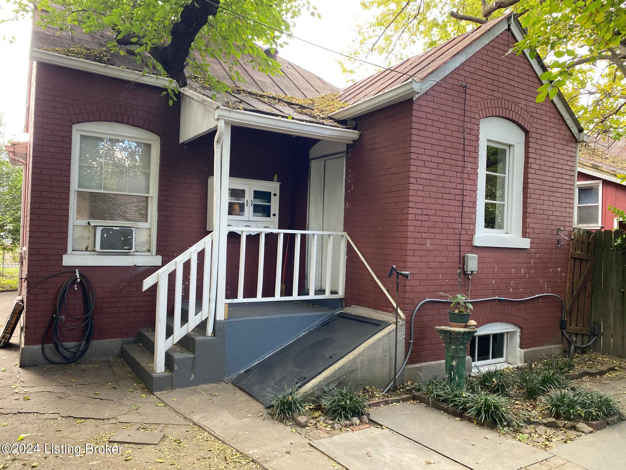 227 E Burnett Ave