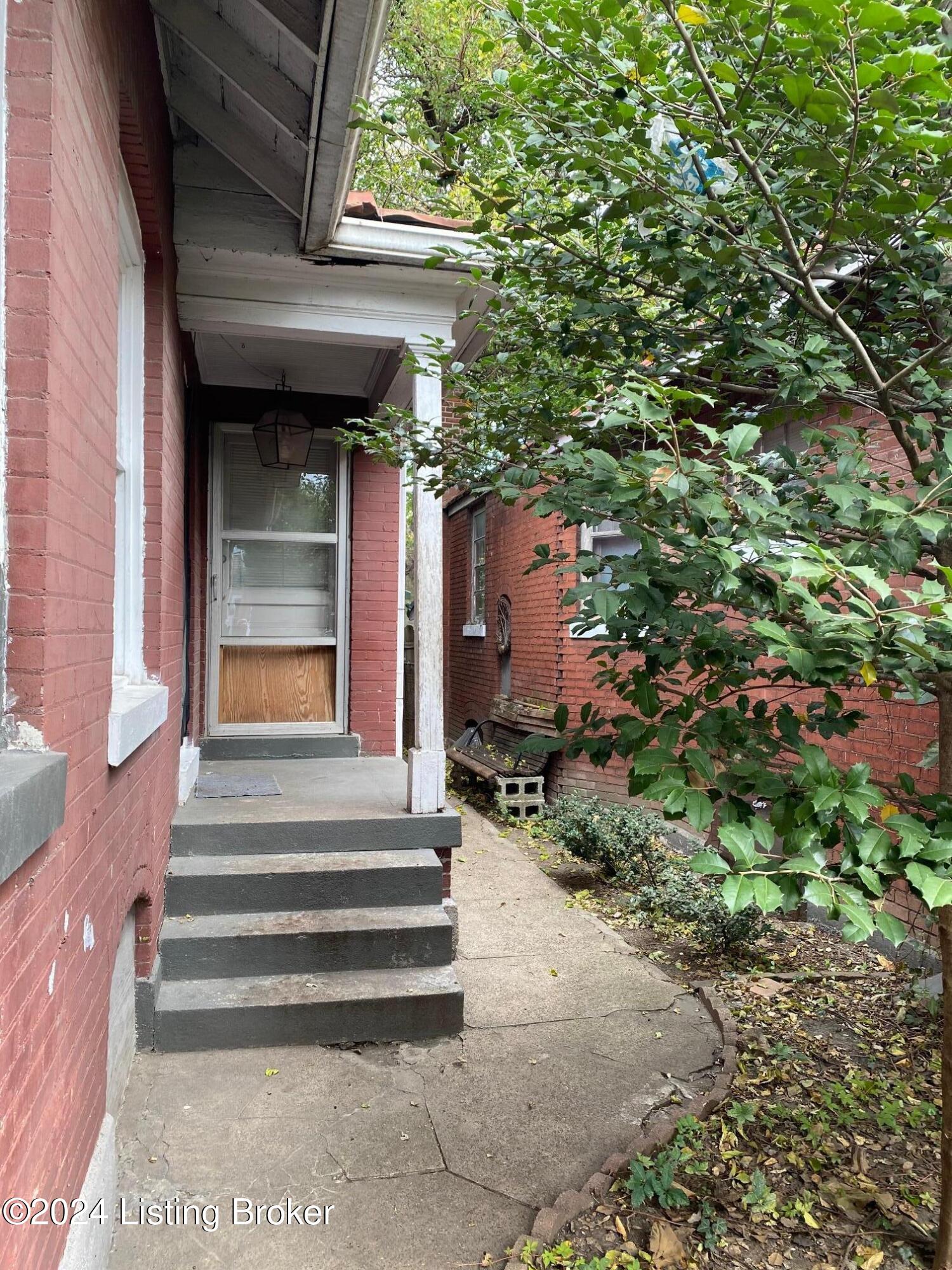 227 E Burnett Ave