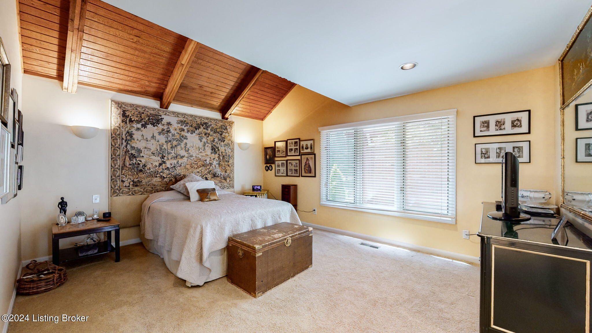 909 Starlite Ct