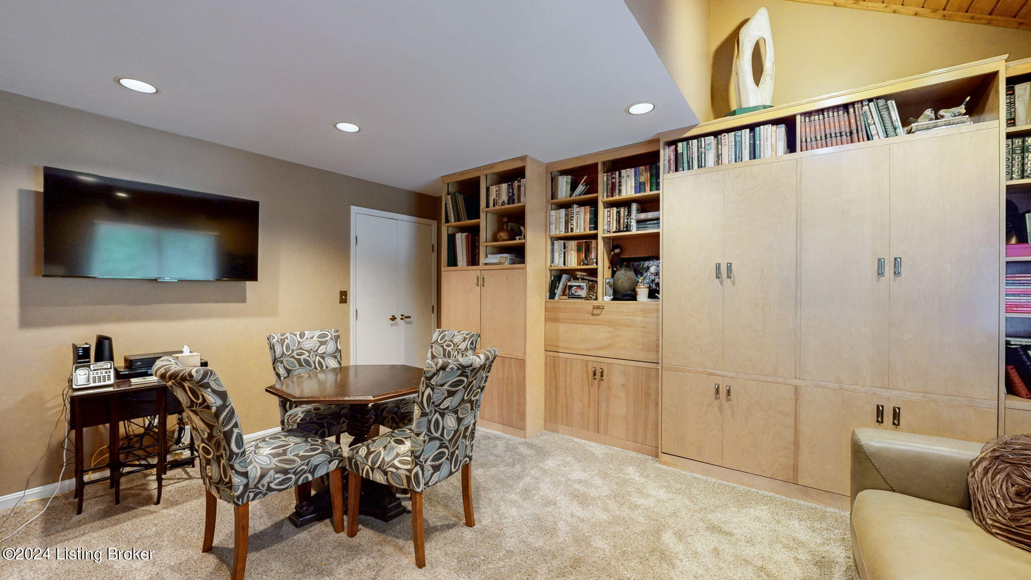 909 Starlite Ct