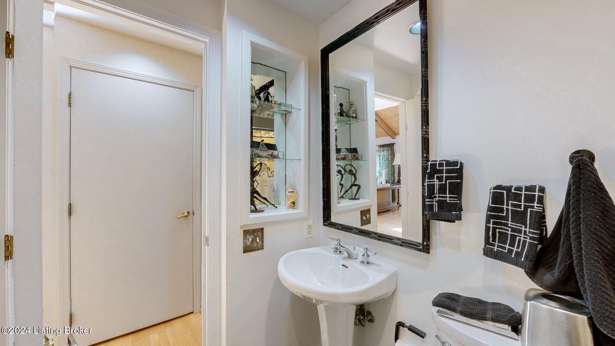 909 Starlite Ct