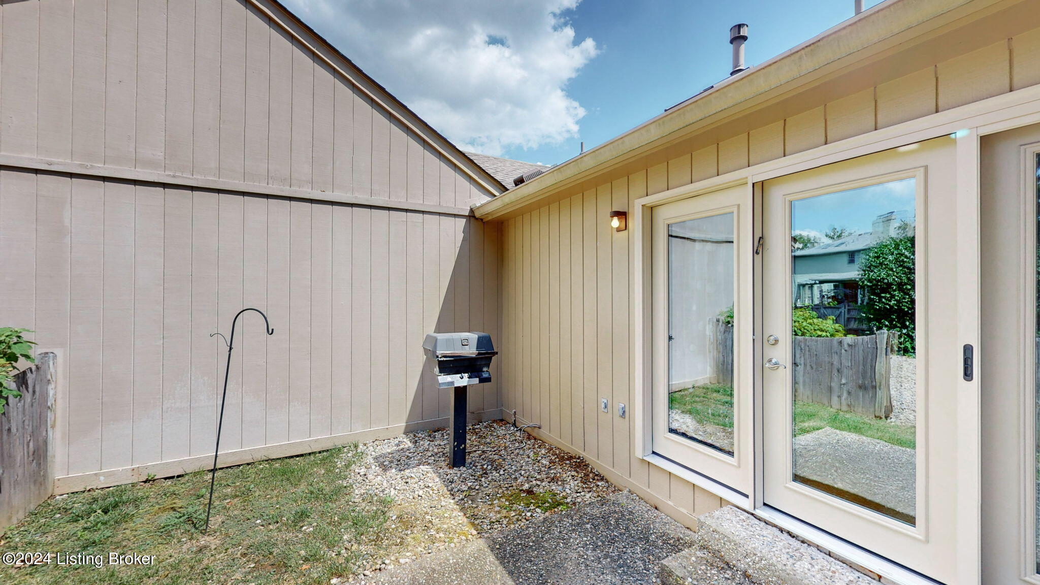 909 Starlite Ct