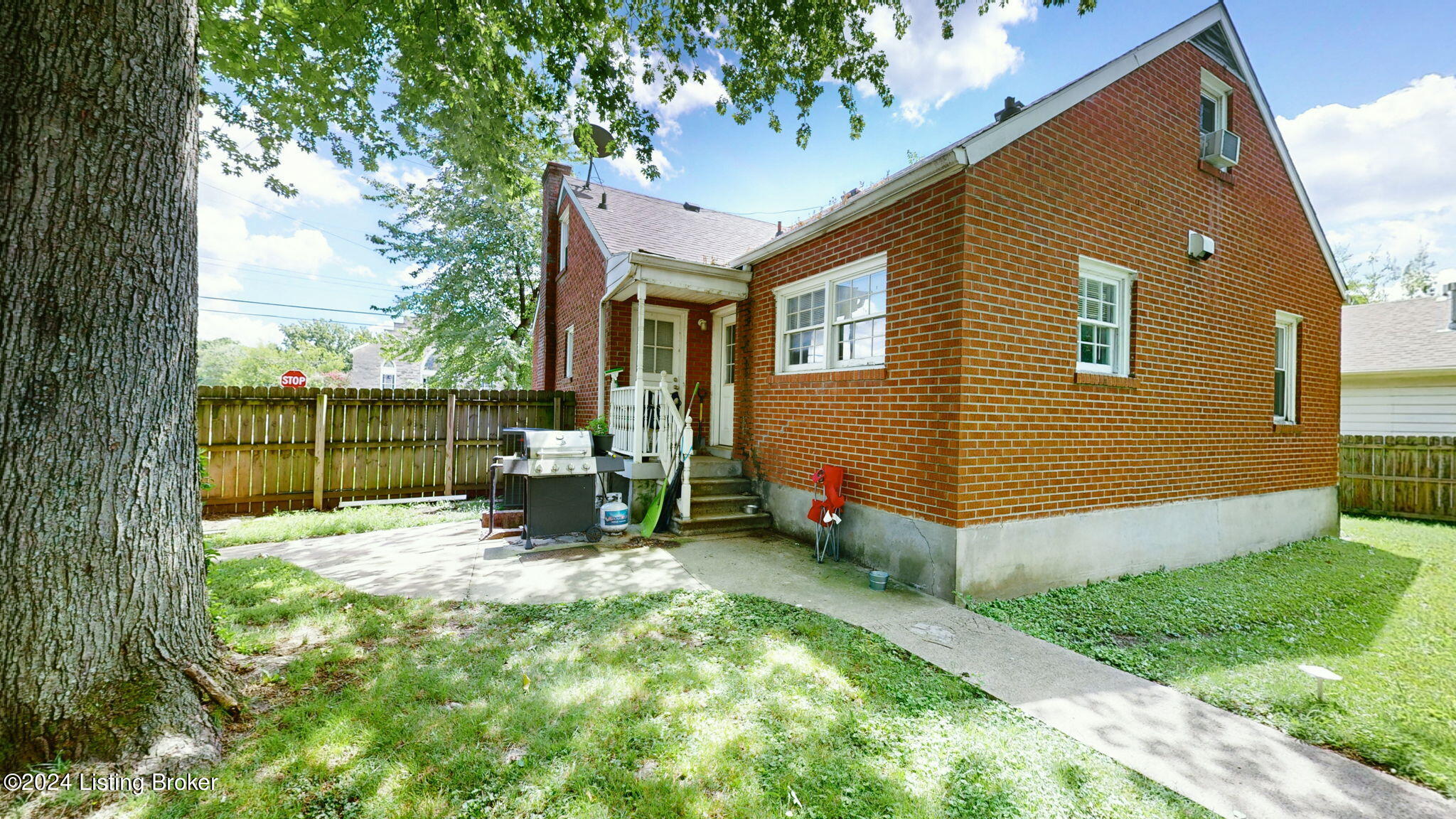 151 Ottawa Ave