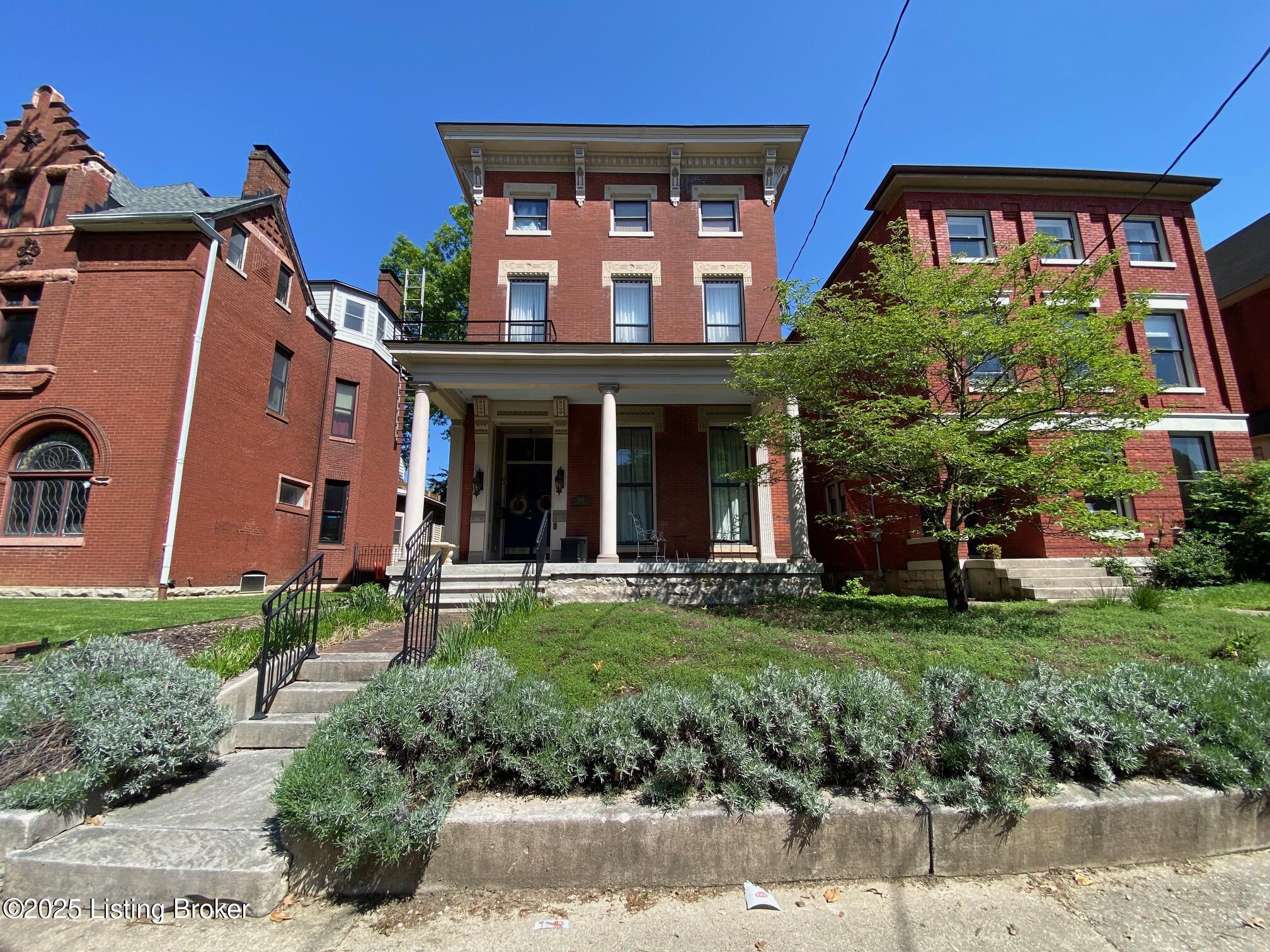 1223 S 1st St