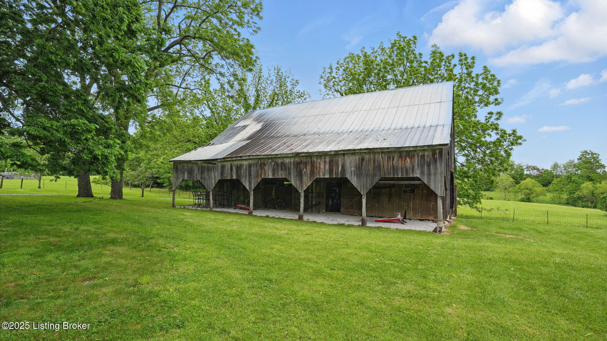 316 E Cross Main St