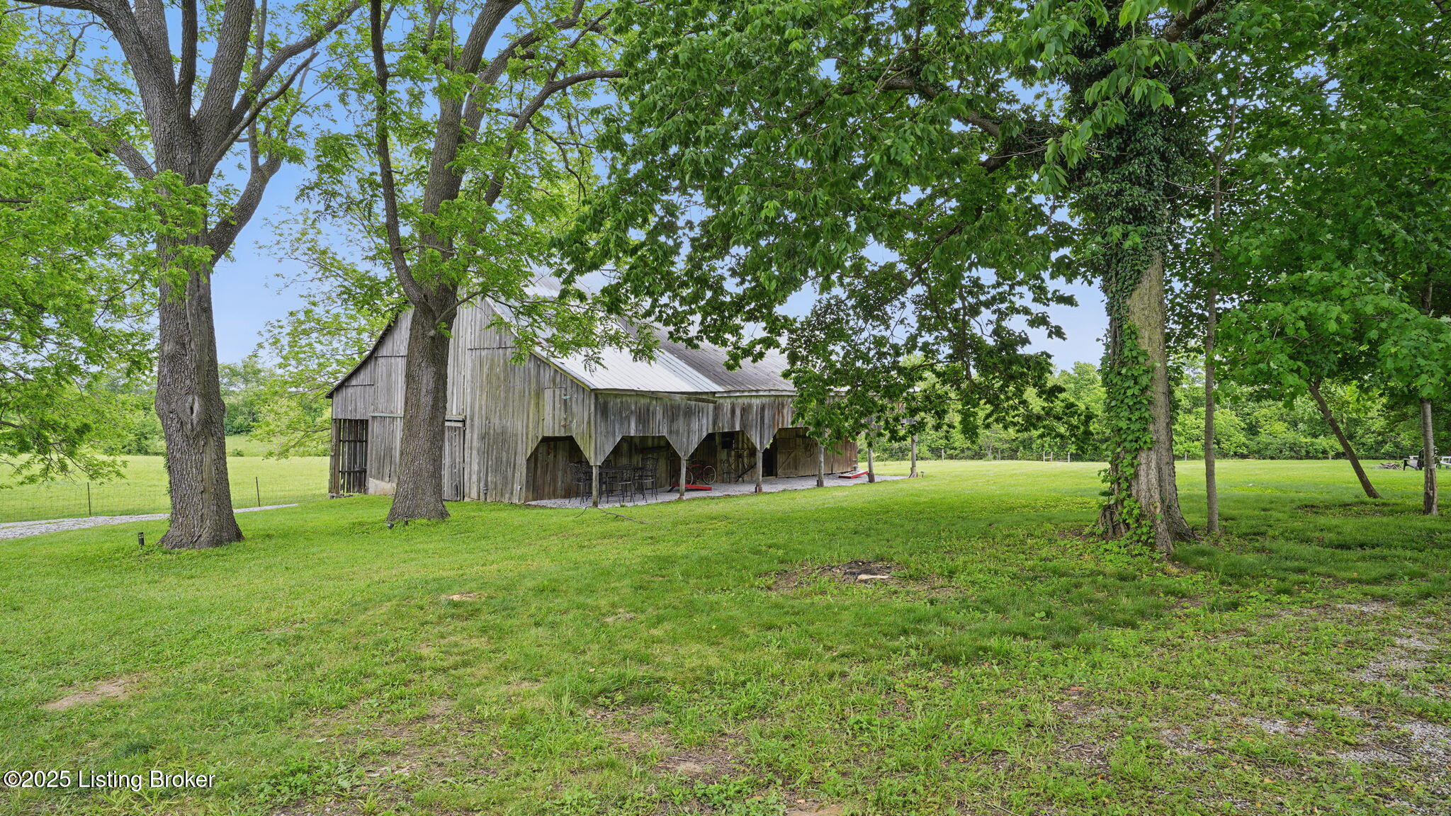316 E Cross Main St