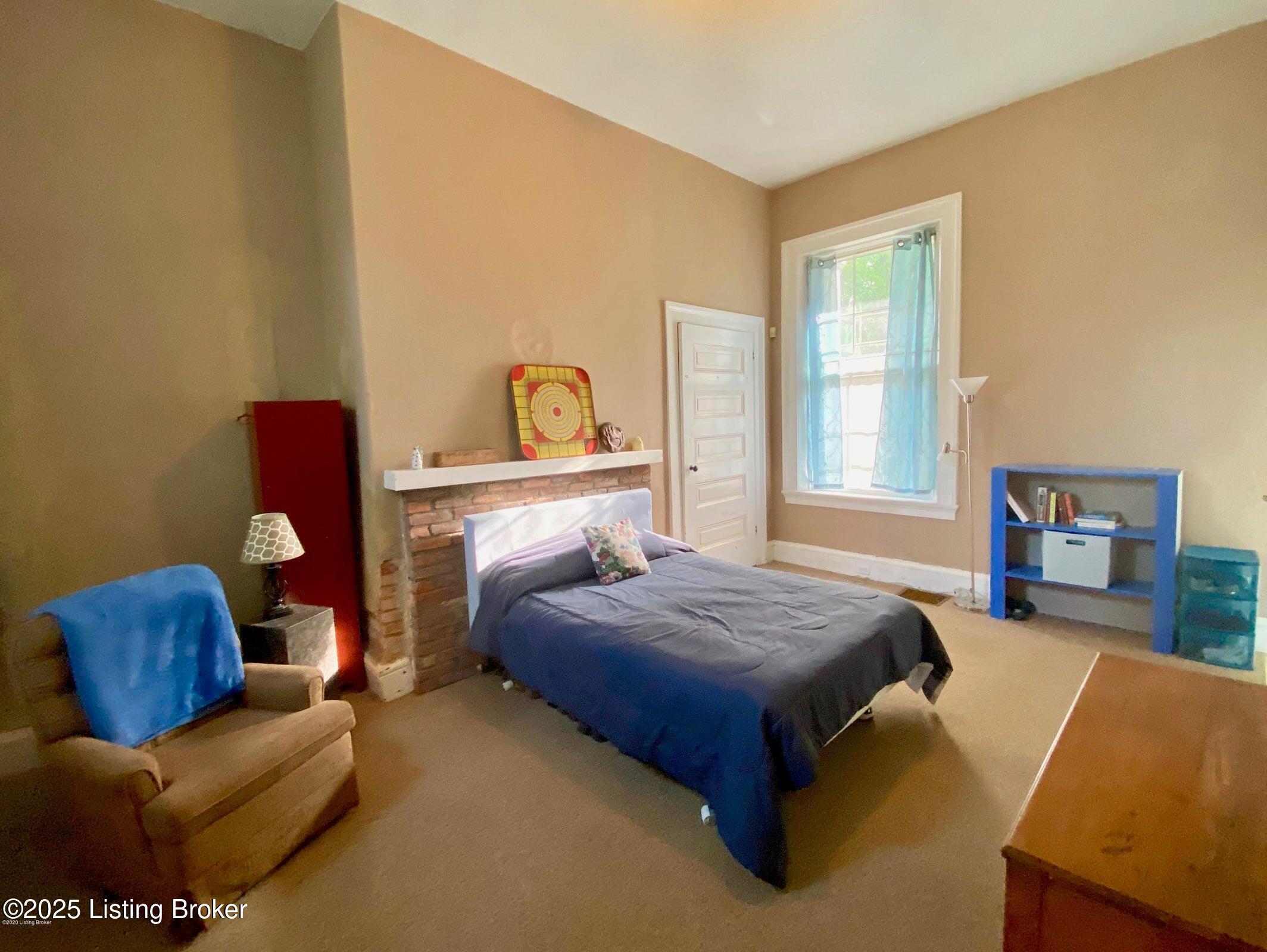 316 E Cross Main St