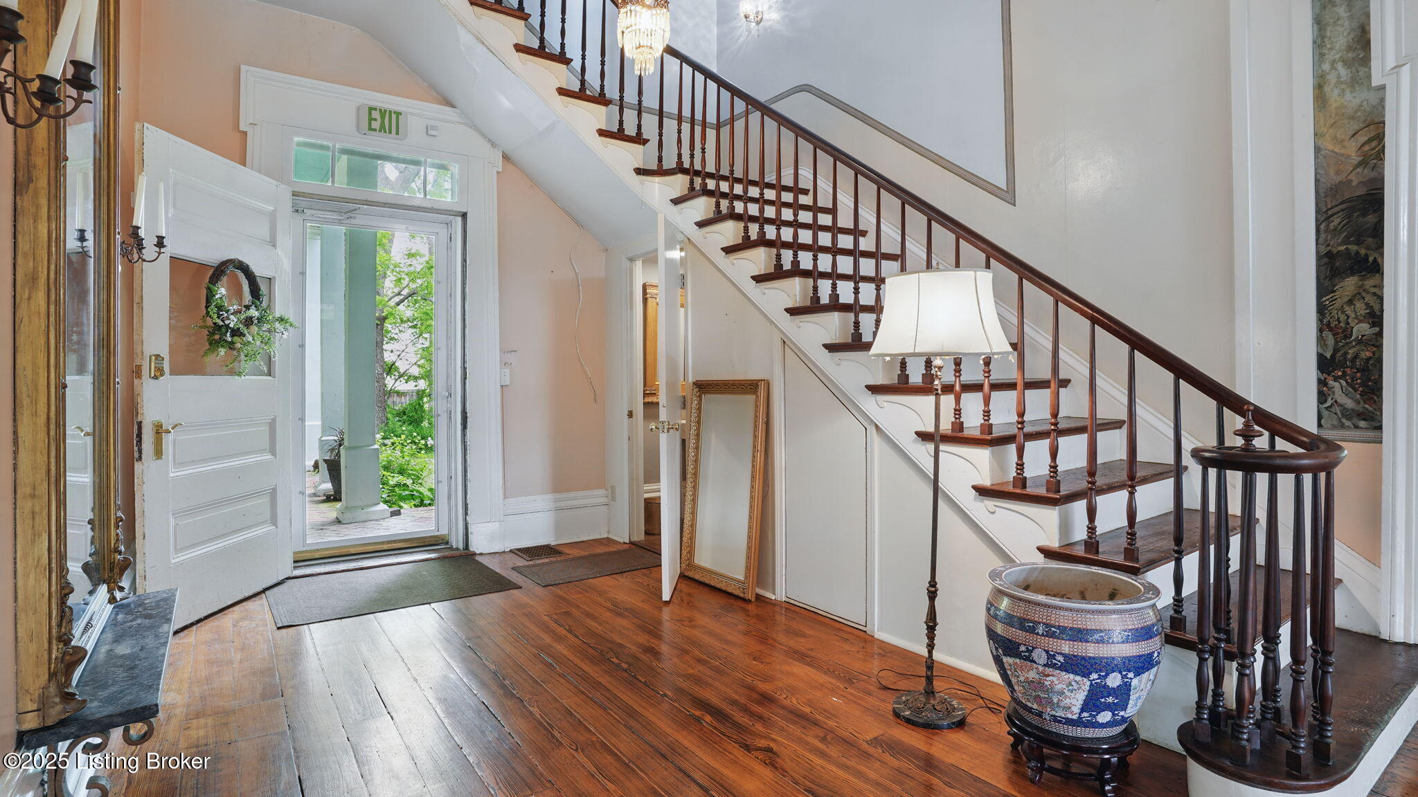316 E Cross Main St