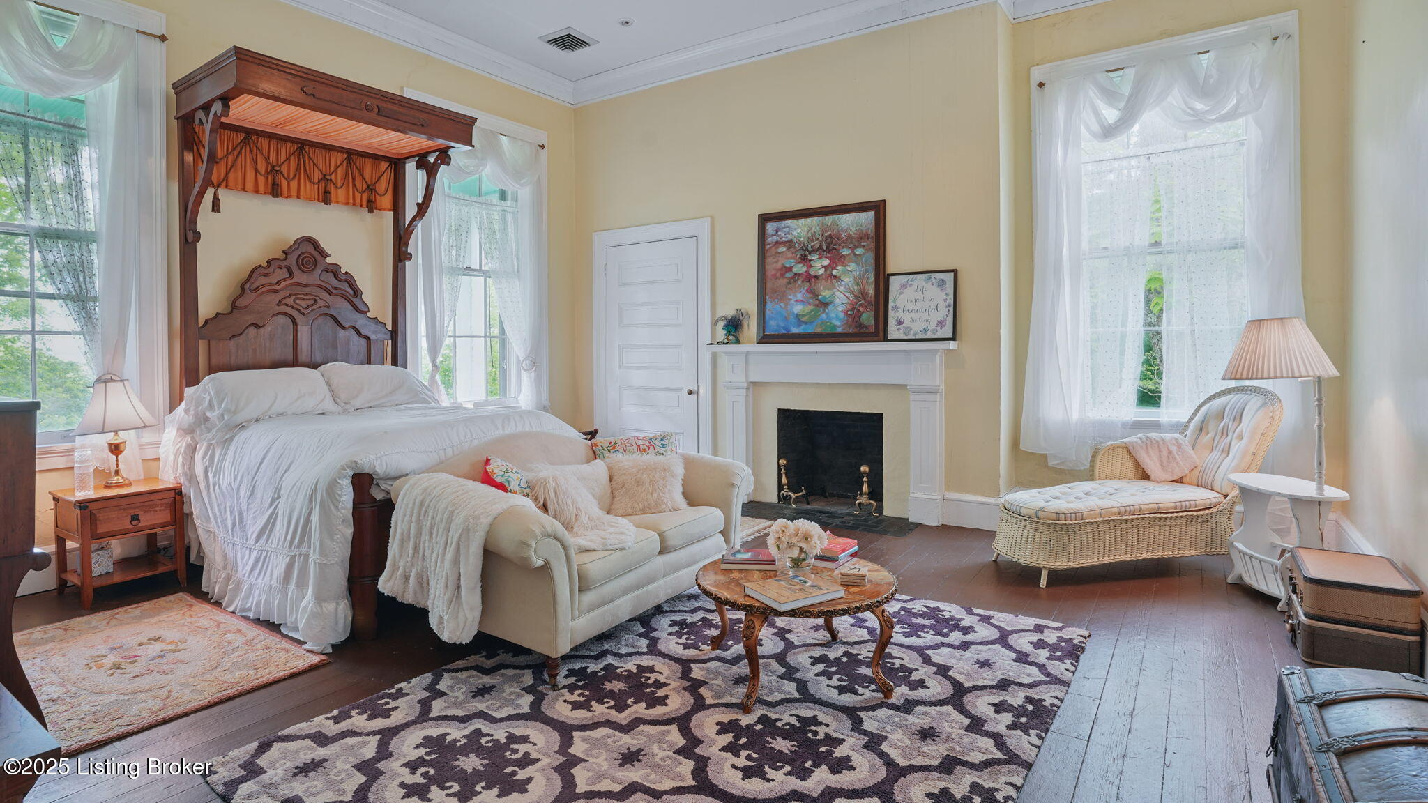 316 E Cross Main St