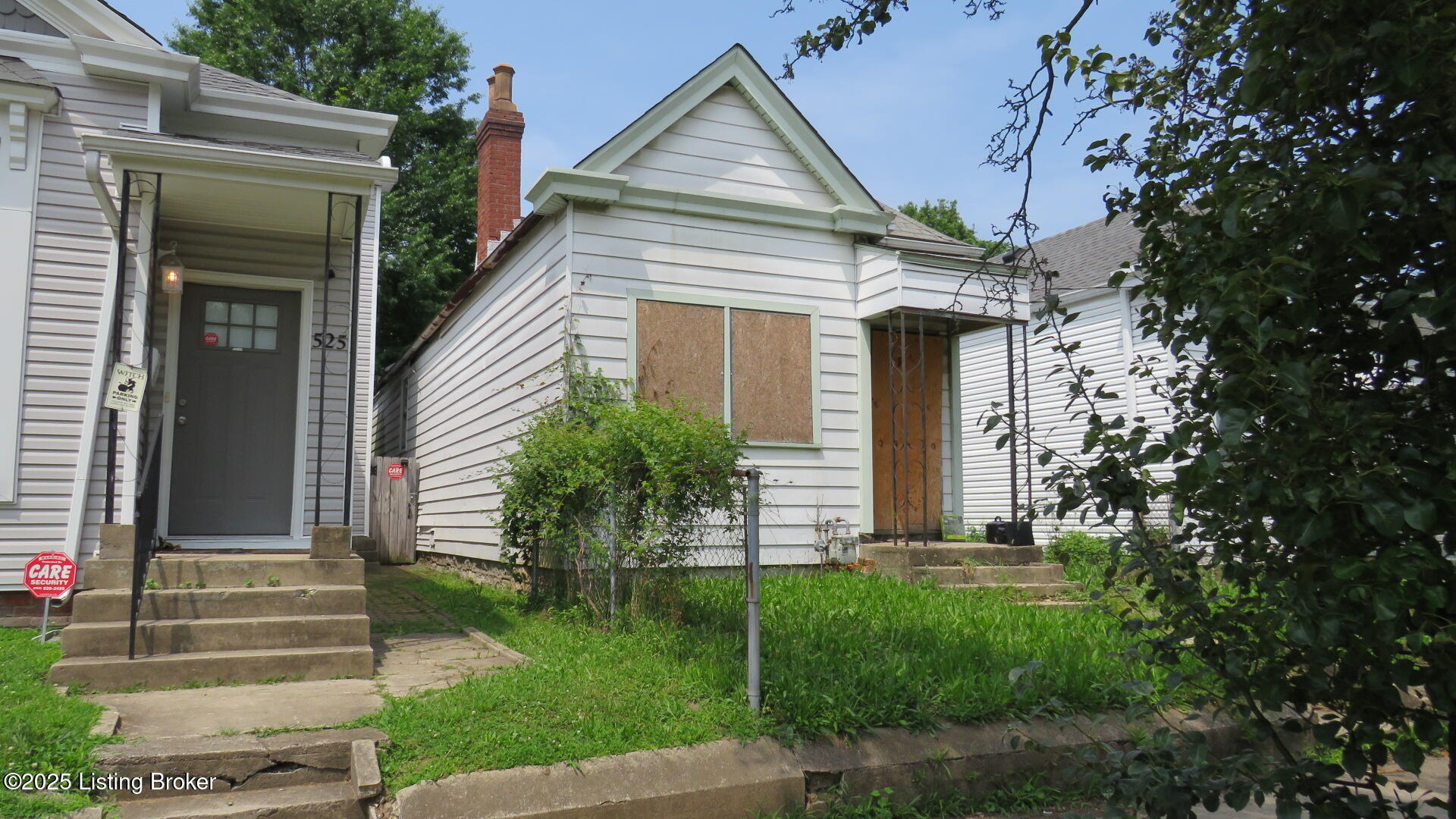 527 E Ormsby Ave