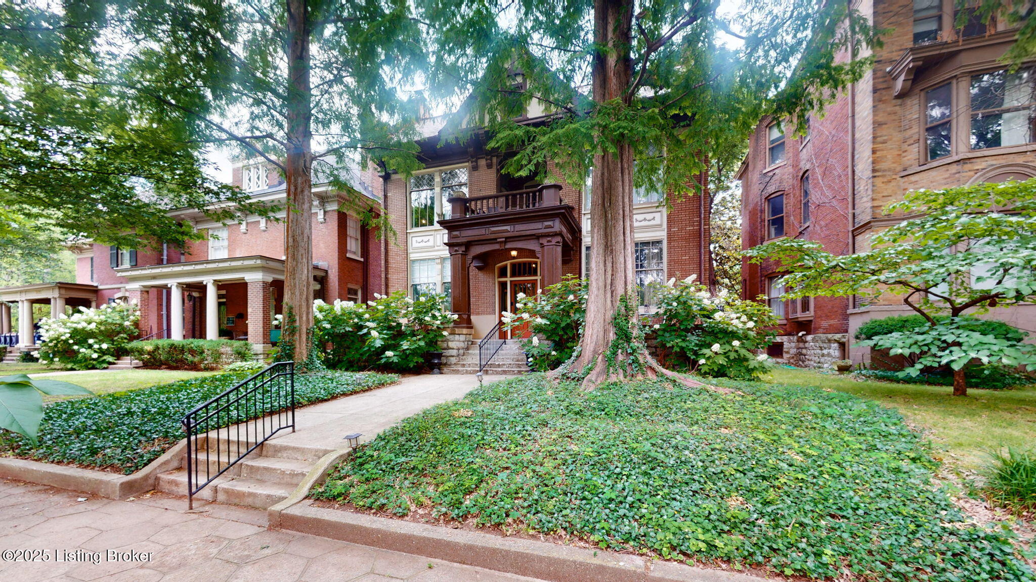 1411 Saint James Ct APT 2
