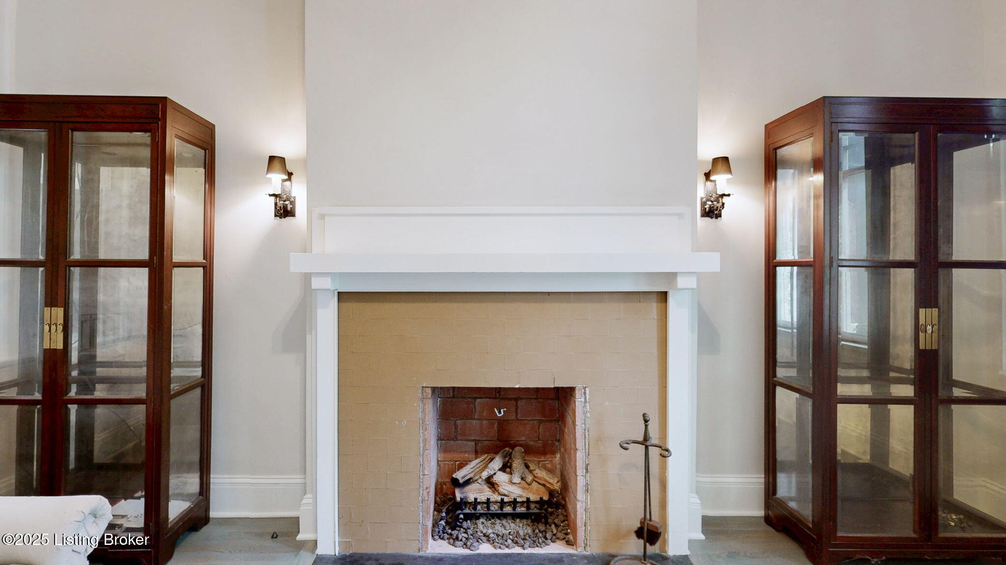 1411 Saint James Ct APT 2