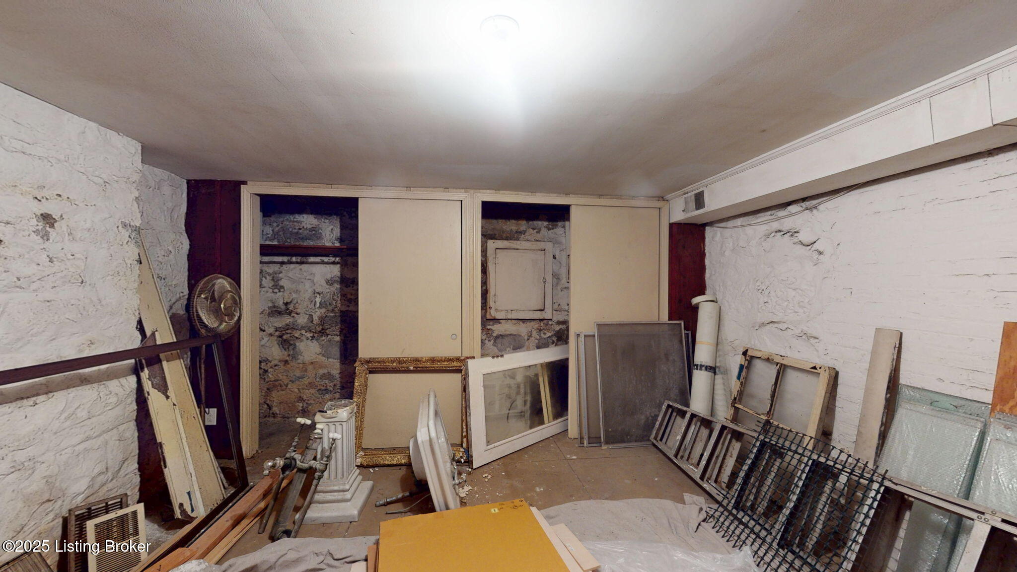 1411 Saint James Ct APT 2
