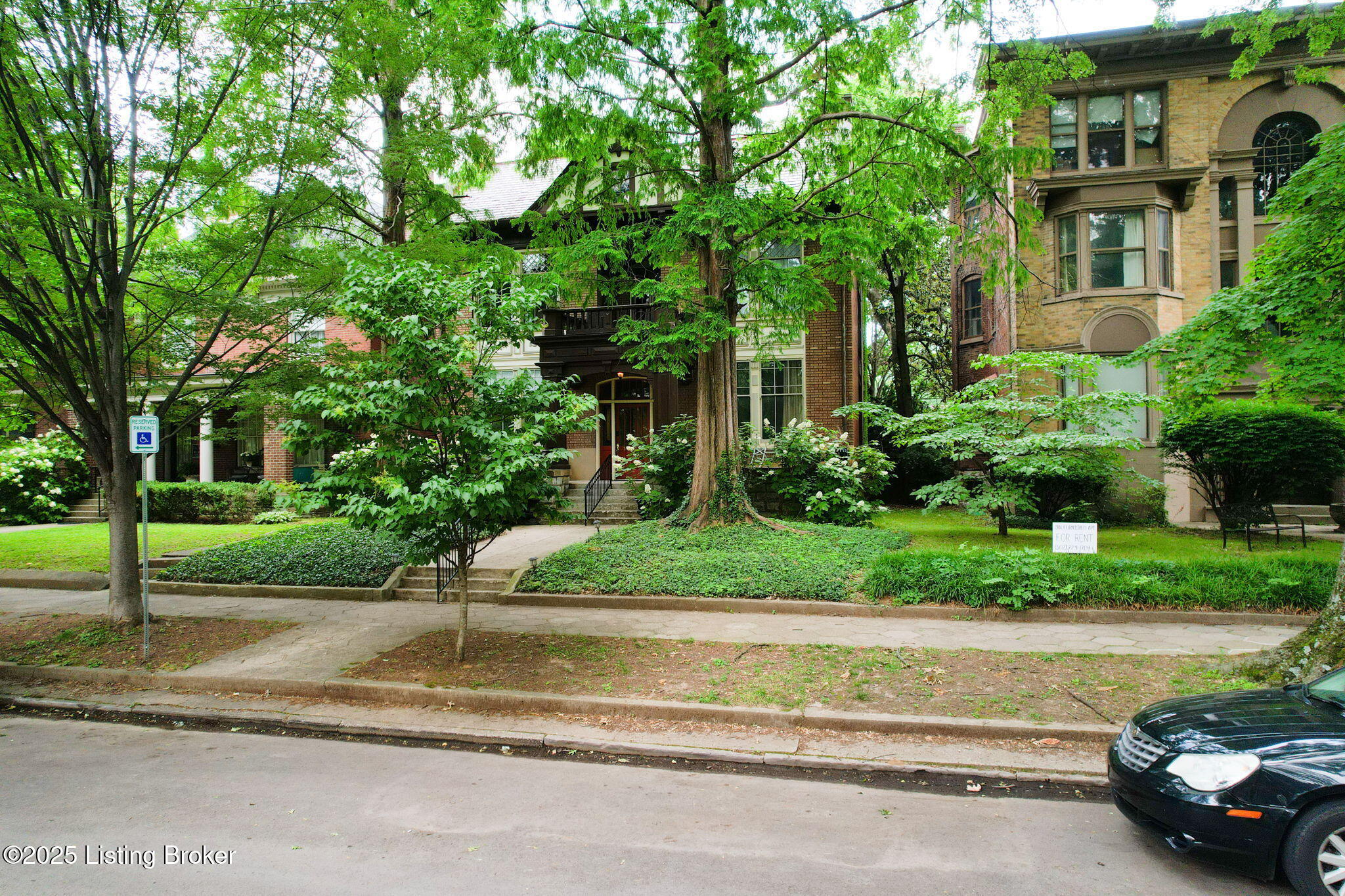 1411 Saint James Ct APT 2