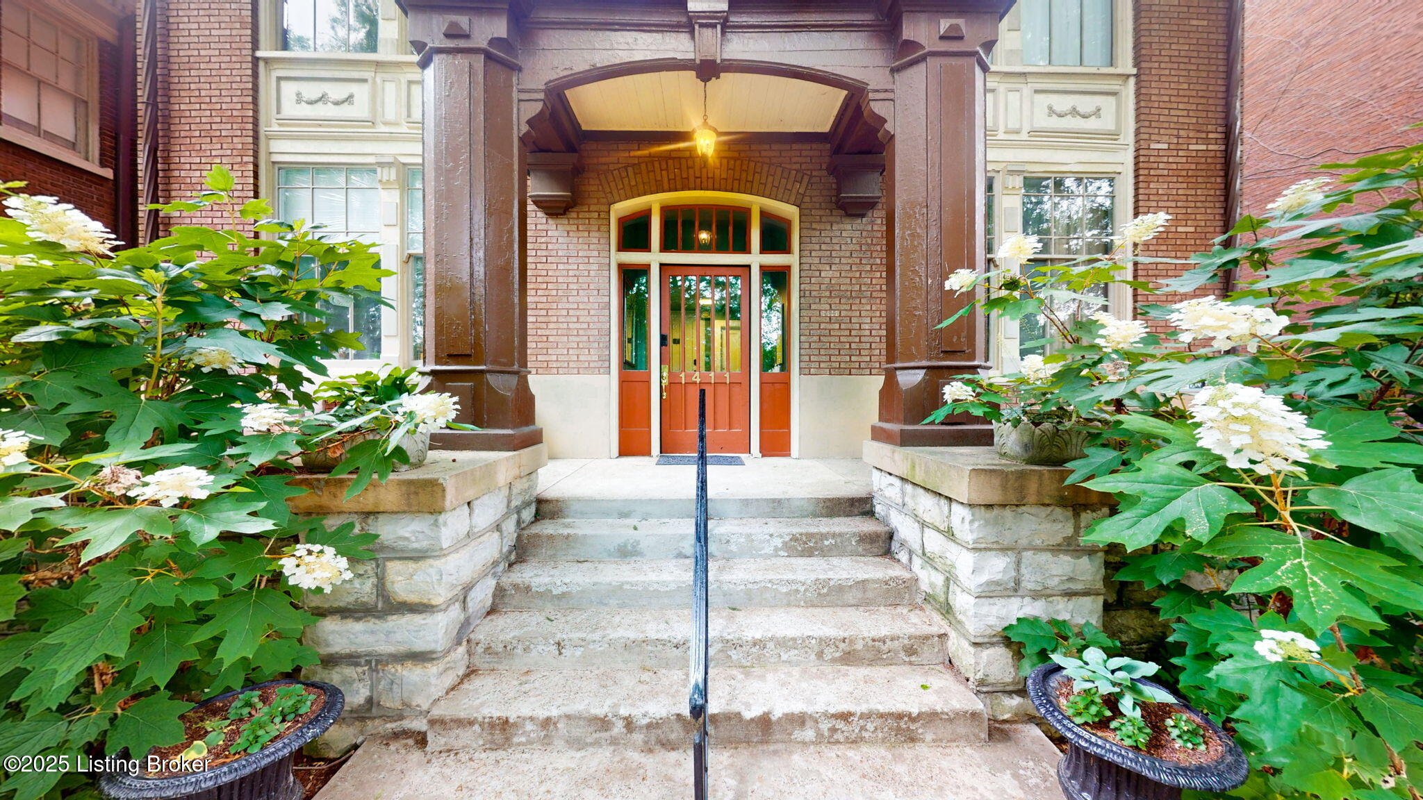 1411 Saint James Ct APT 2