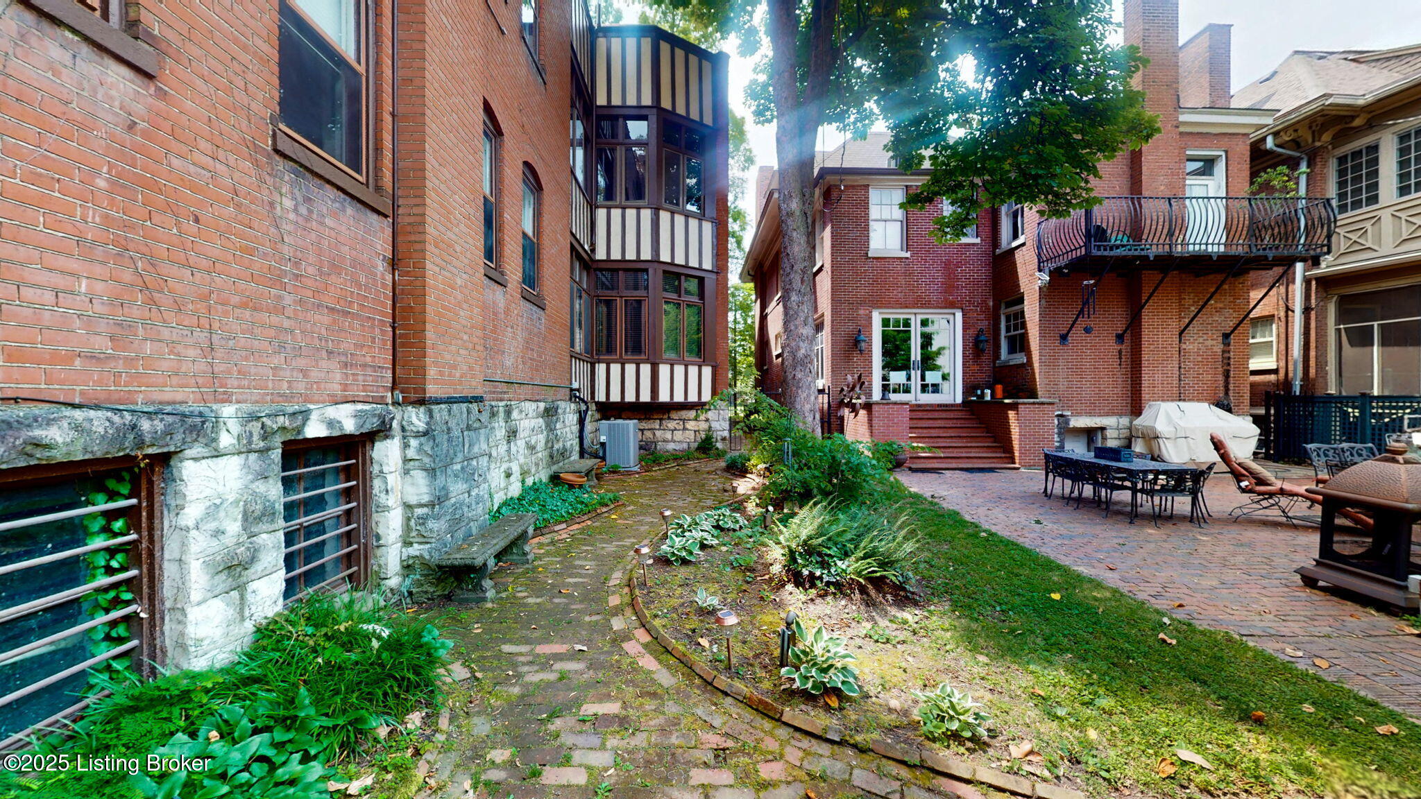 1411 Saint James Ct APT 2