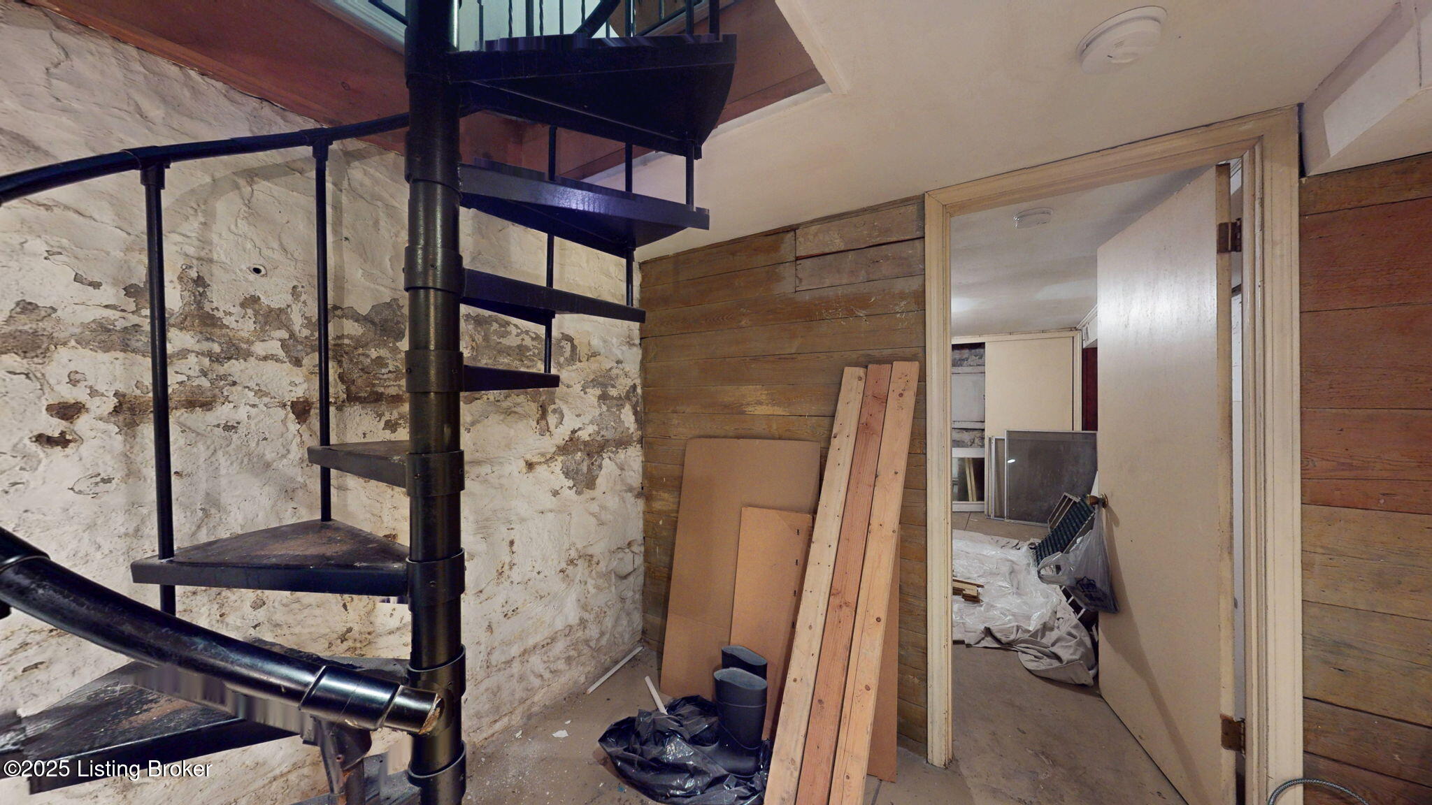 1411 Saint James Ct APT 2
