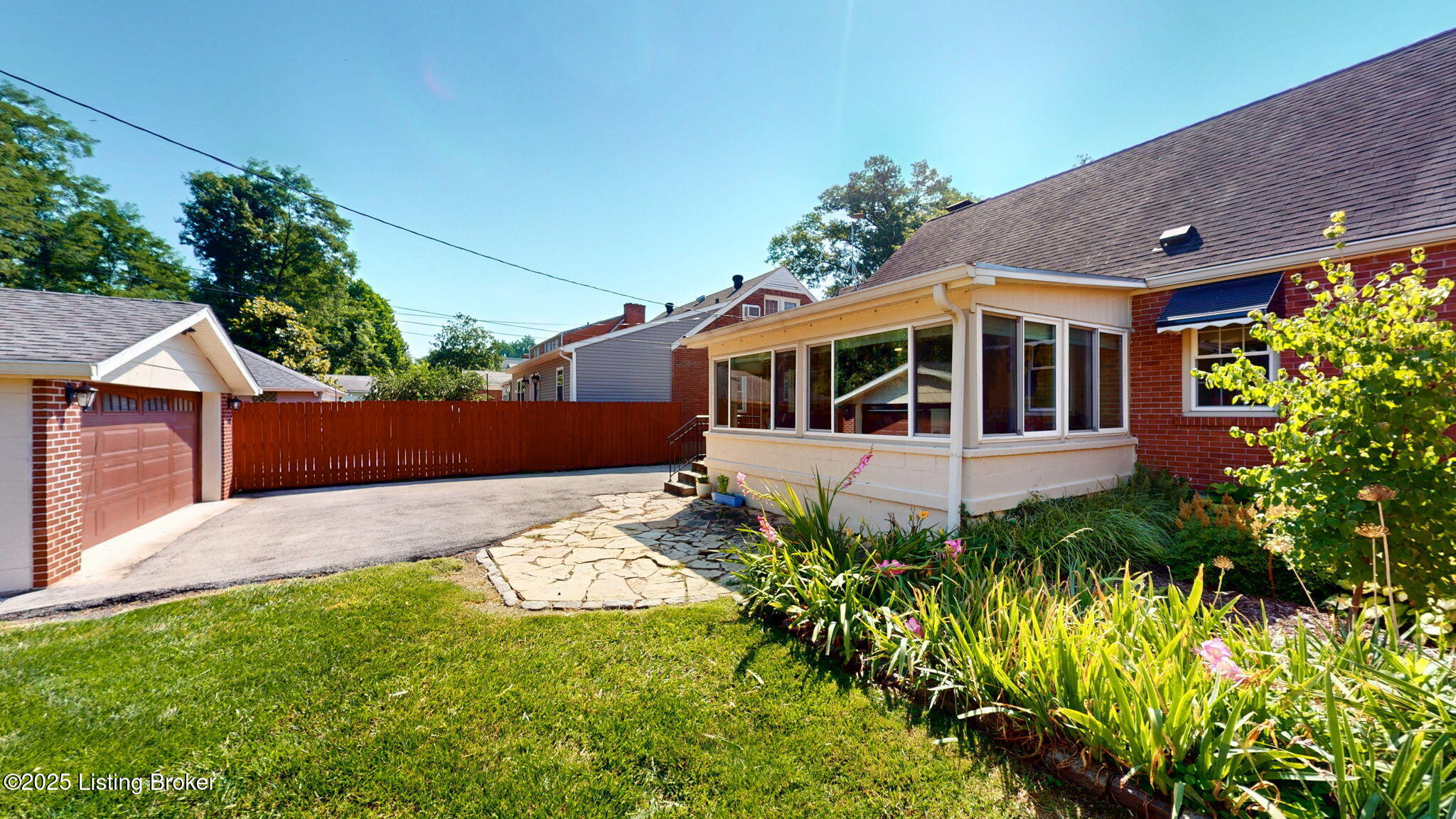 2303 Manchester Rd