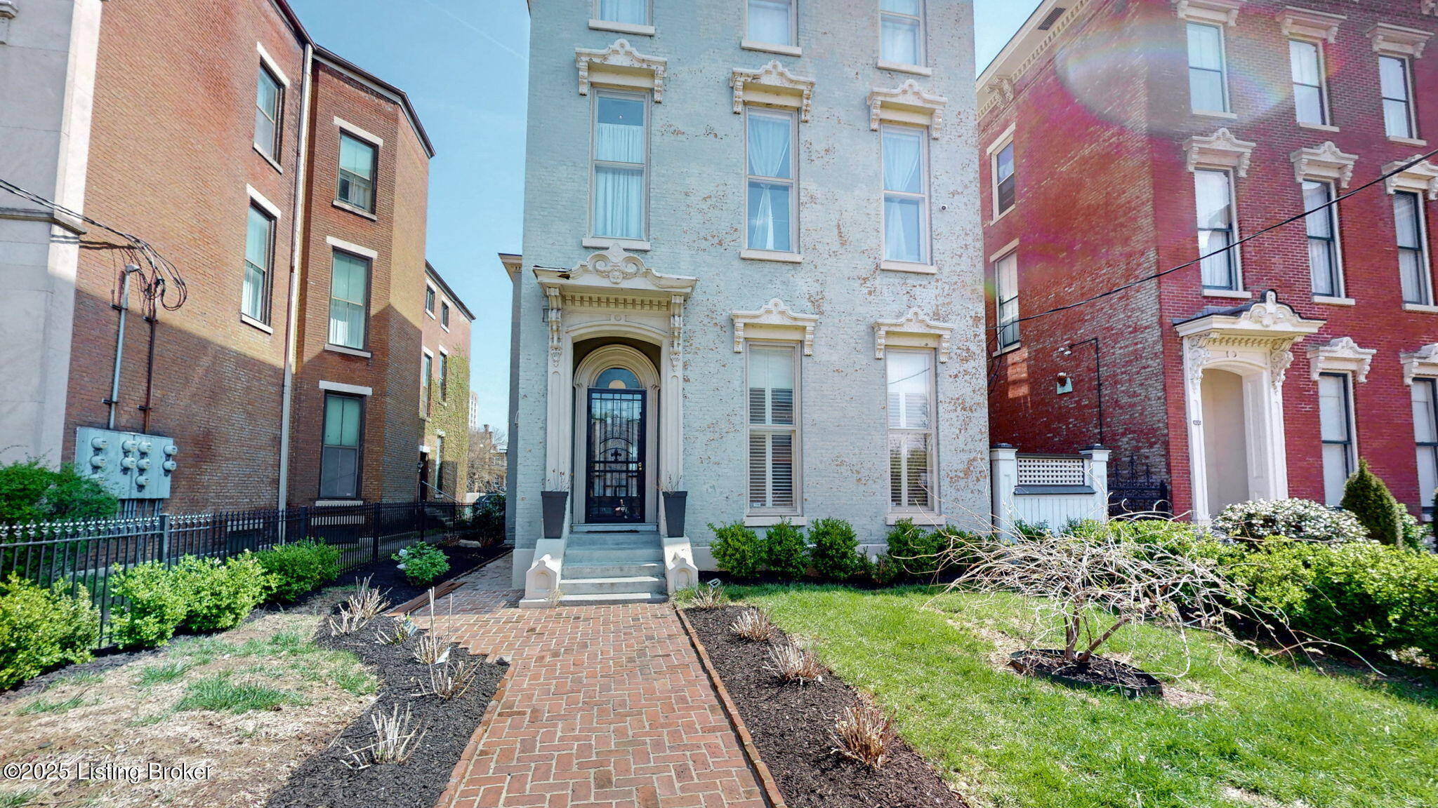 1031 S 4th St
