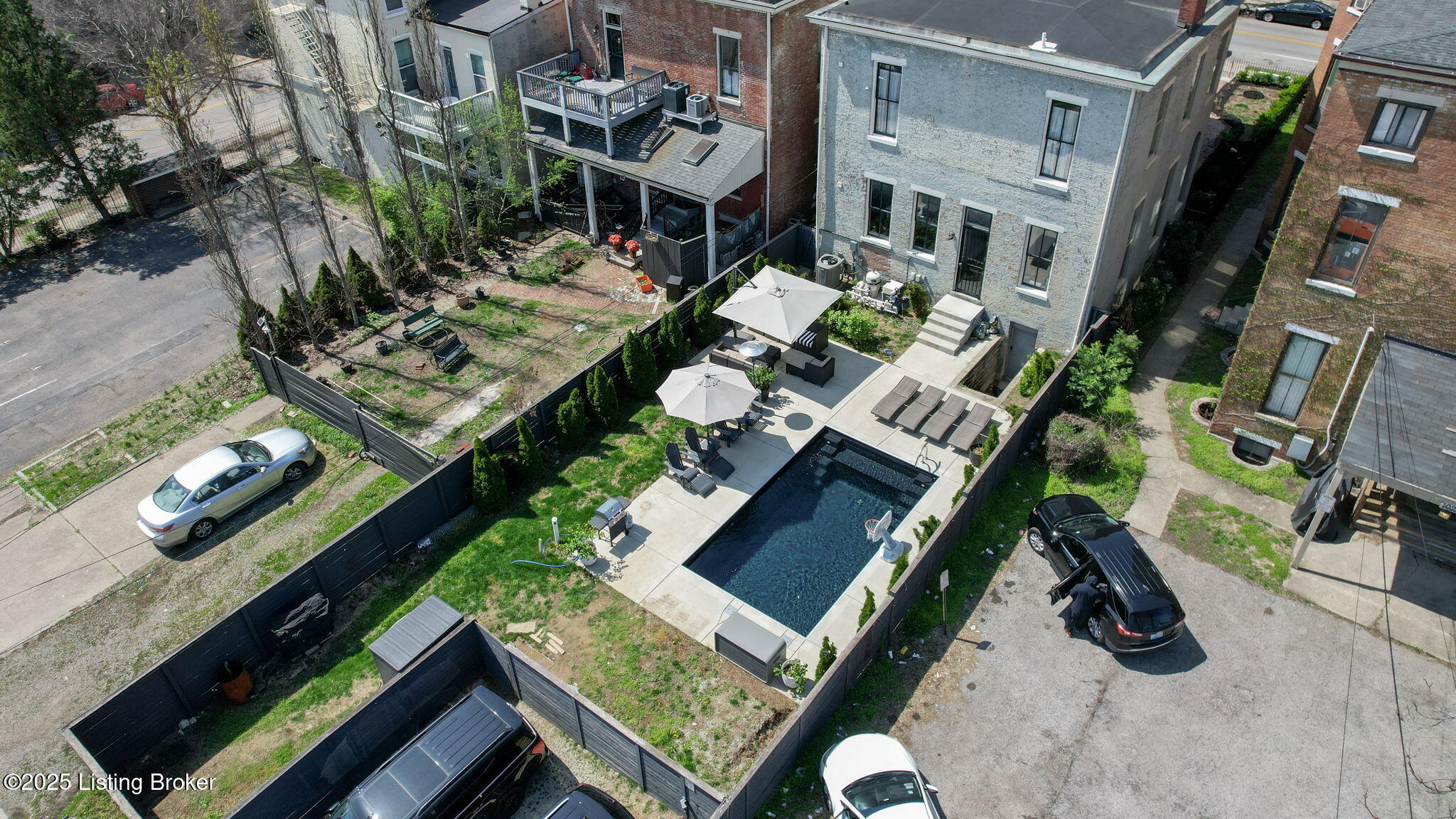1031 S 4th St