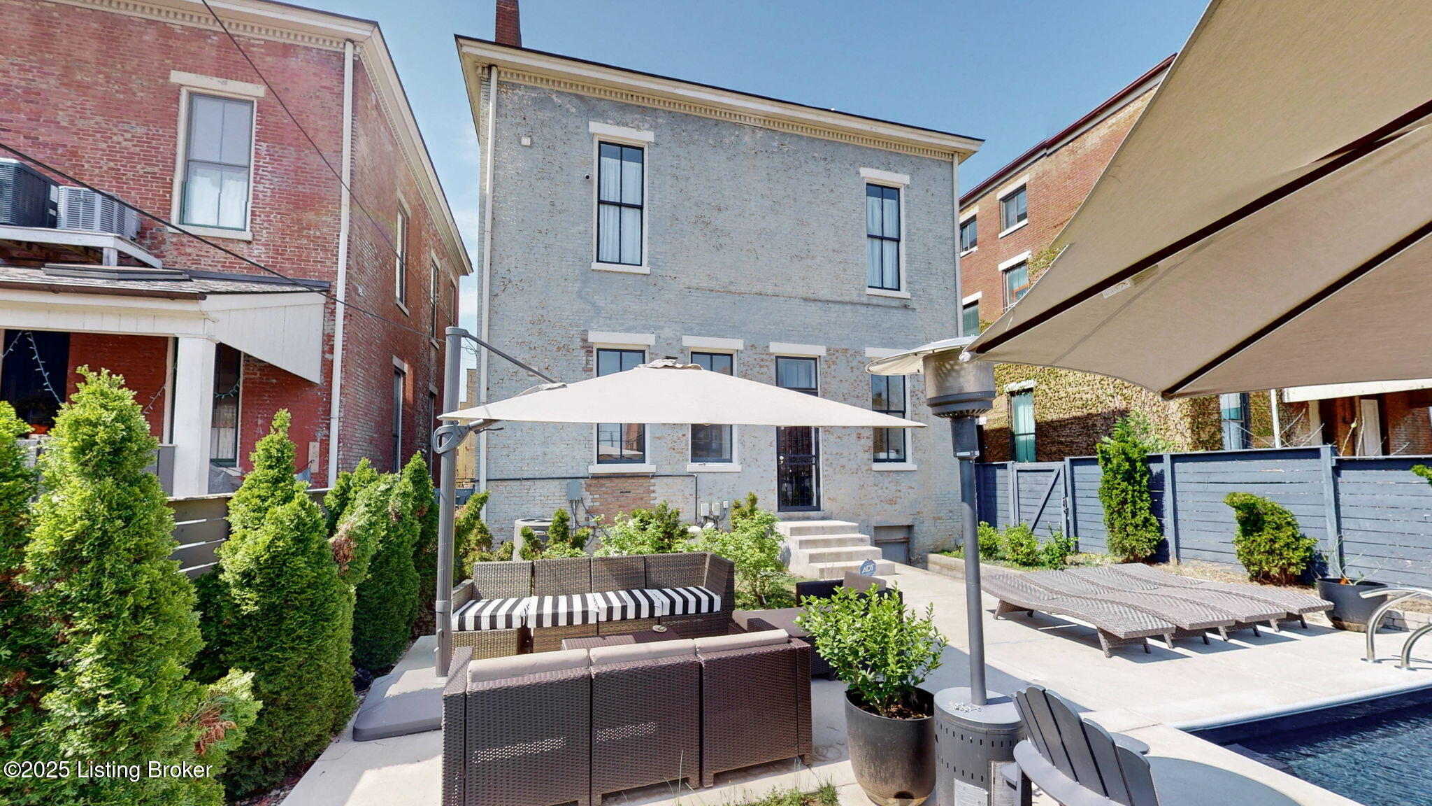 1031 S 4th St