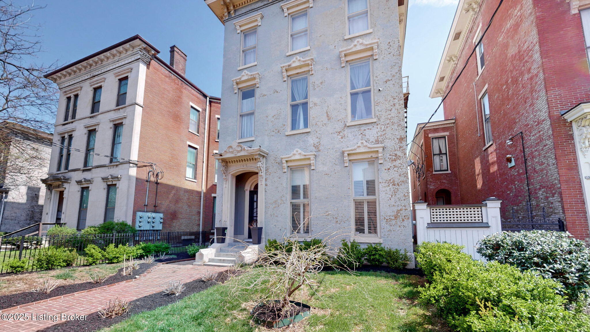1031 S 4th St