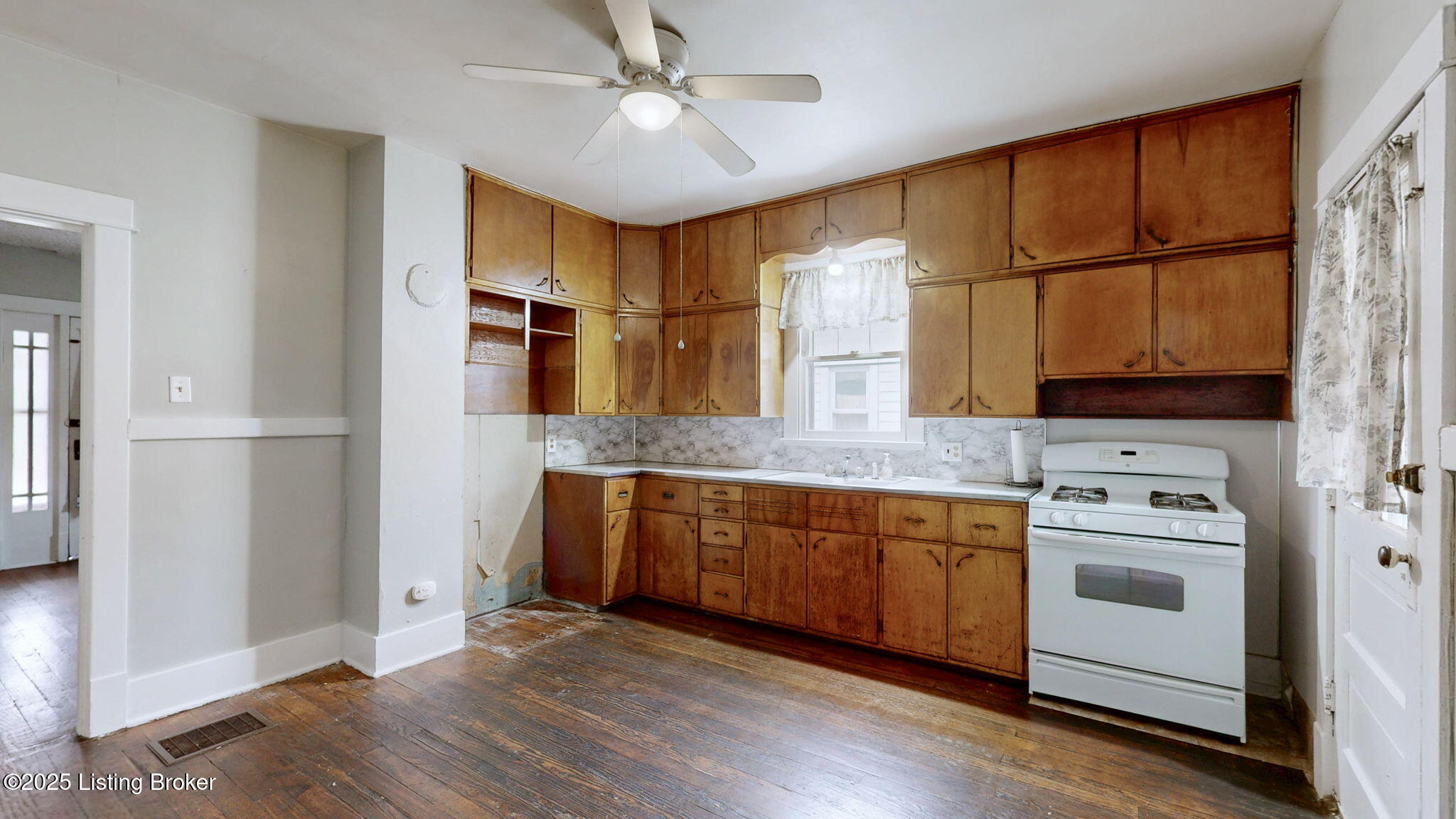 1034 Dixon Ave