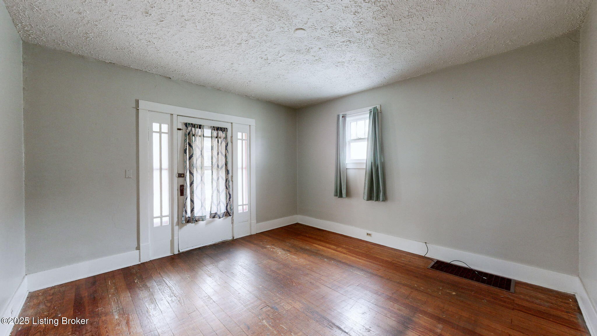 1034 Dixon Ave