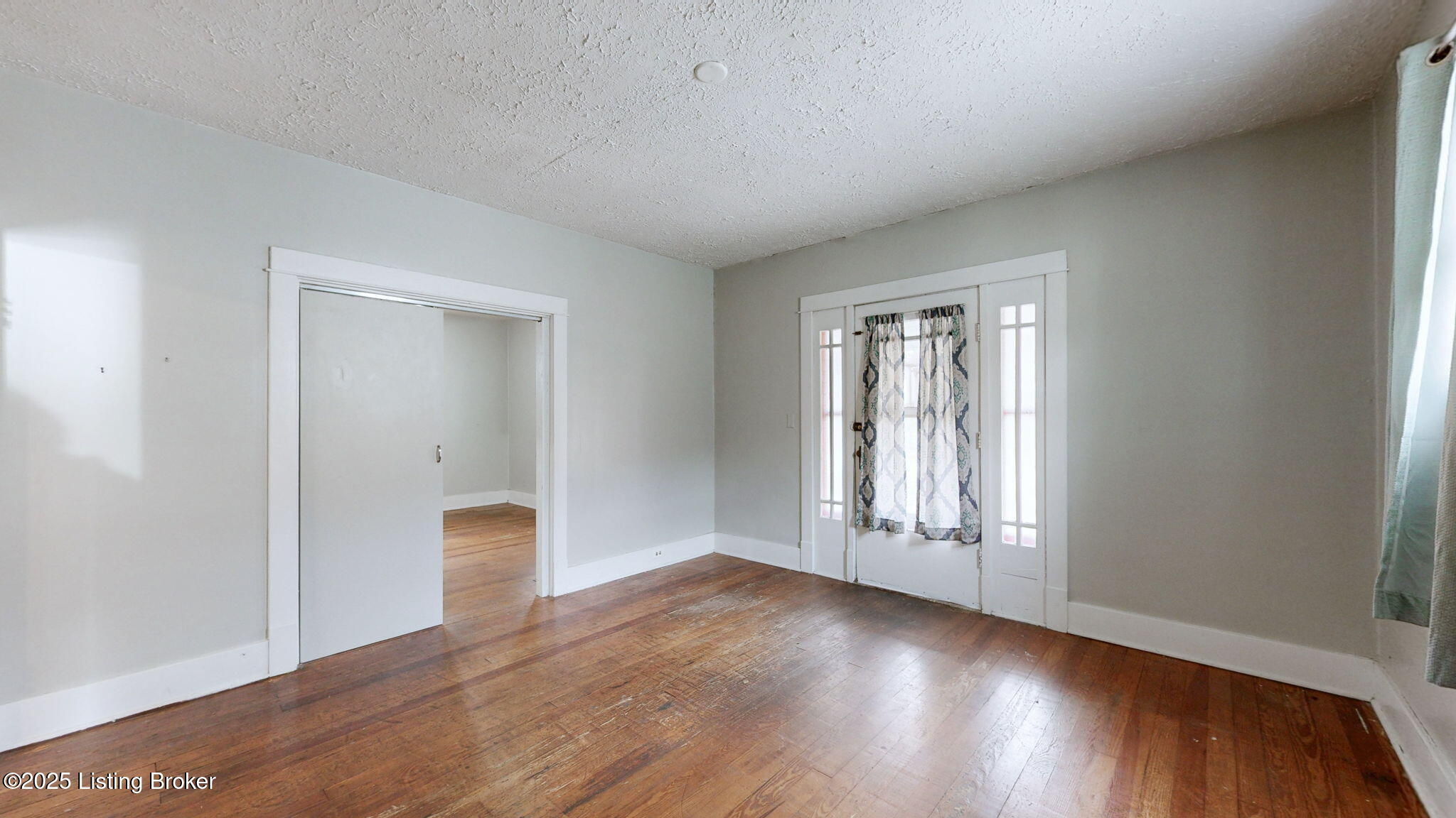 1034 Dixon Ave