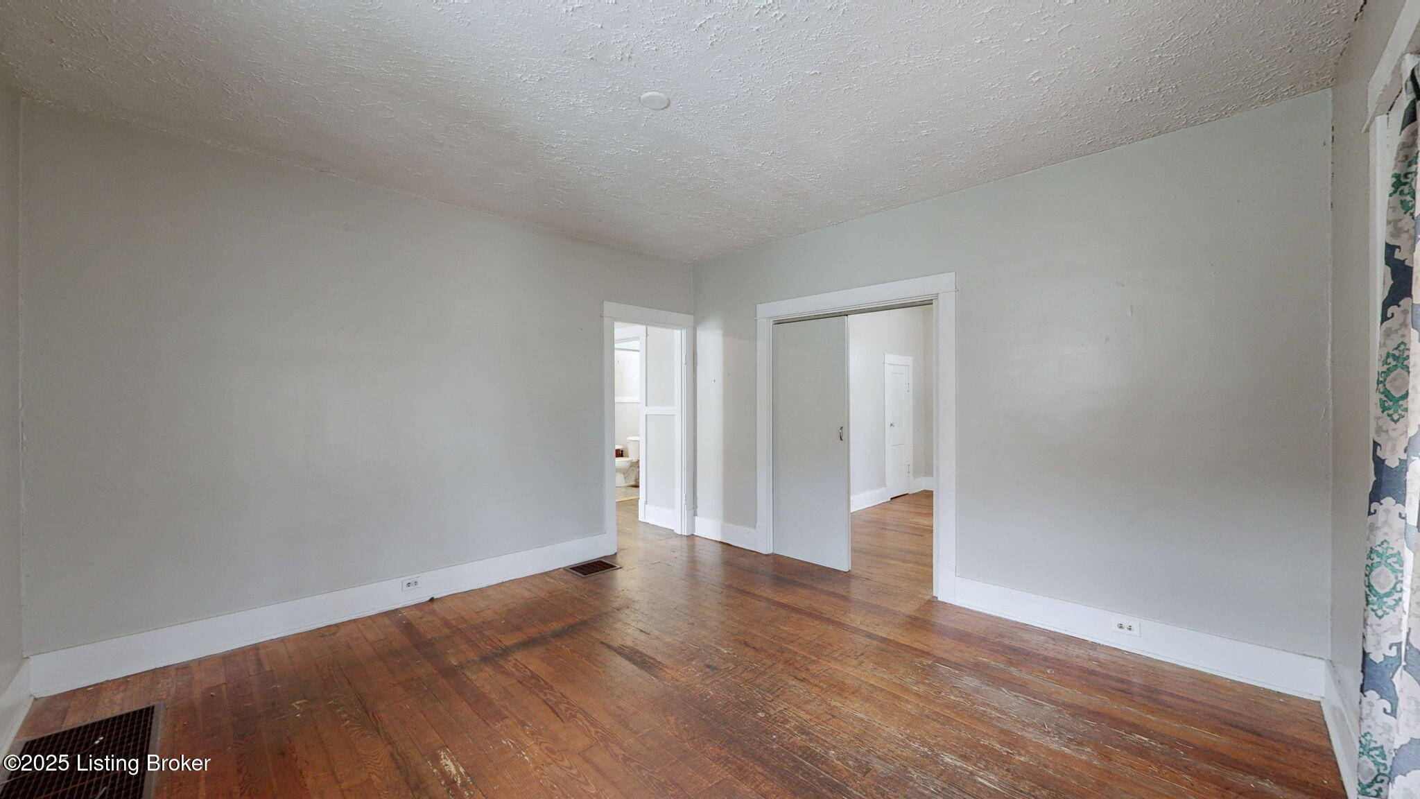 1034 Dixon Ave