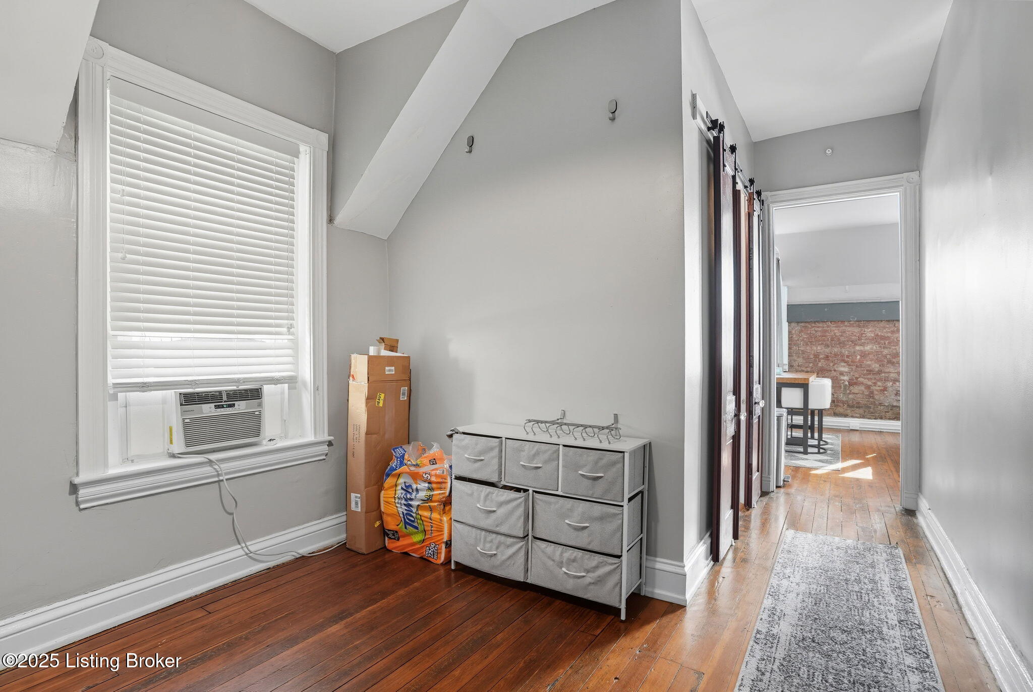 1468 S 4th St