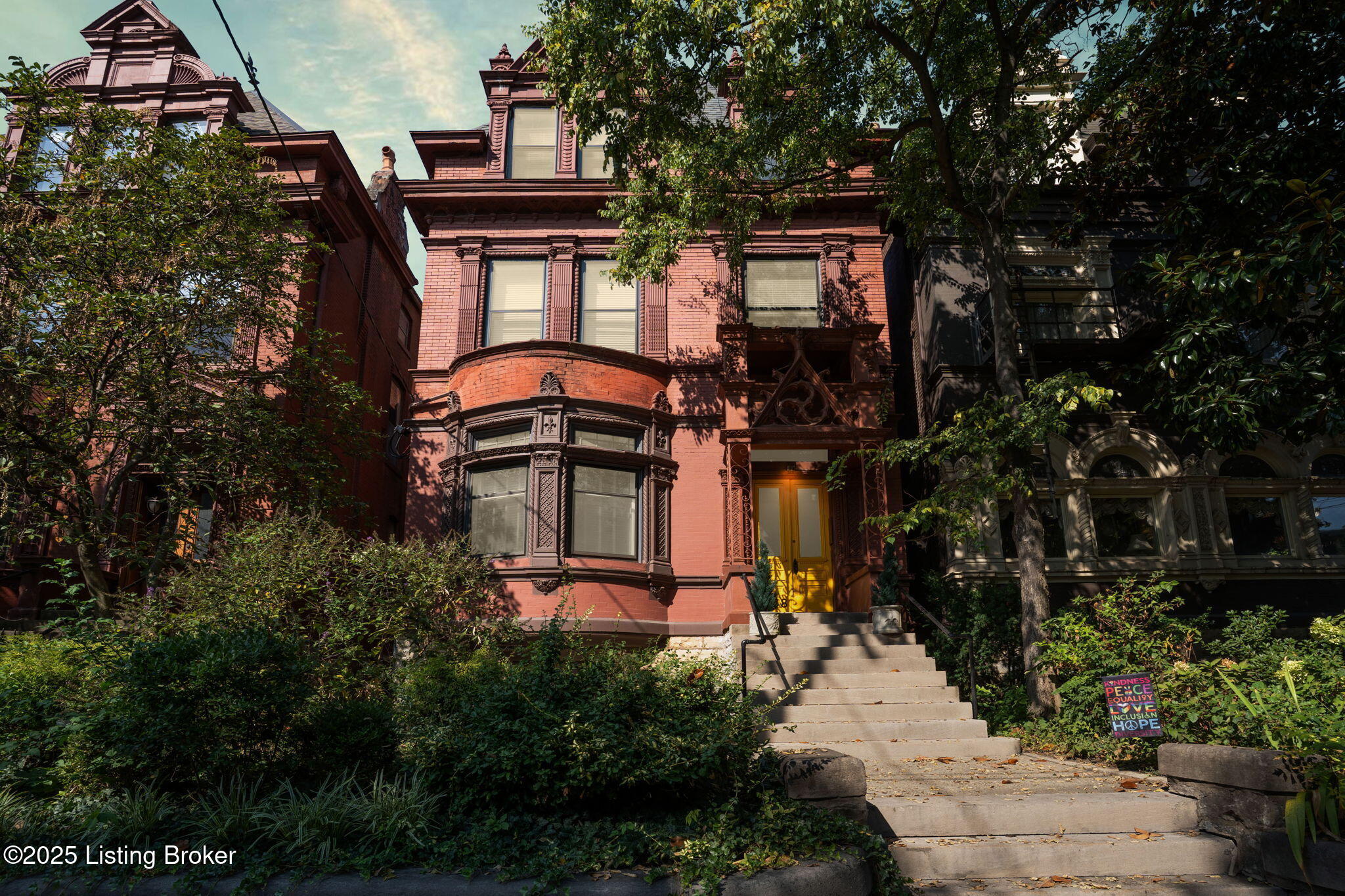 1468 S 4th St