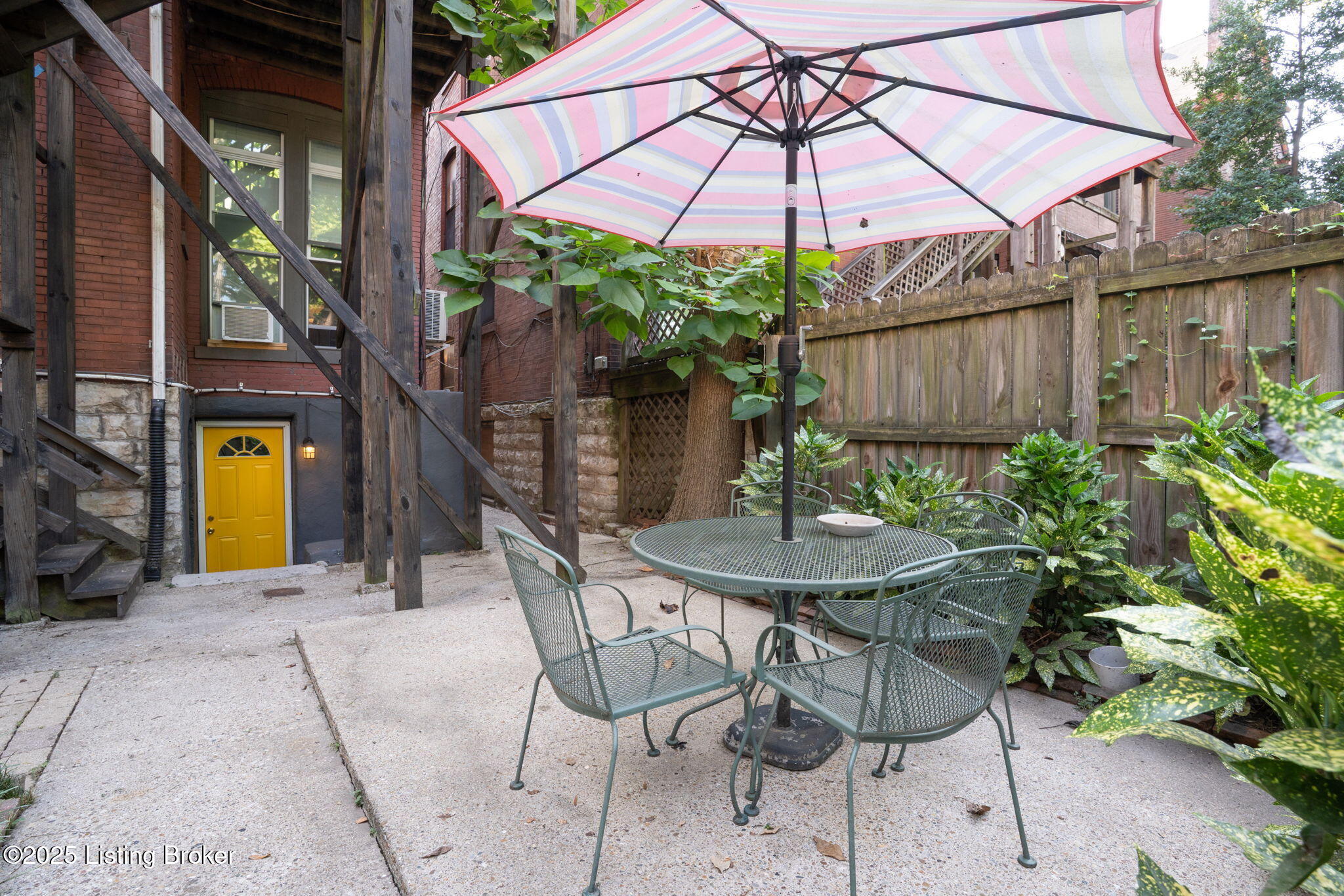 1468 S 4th St