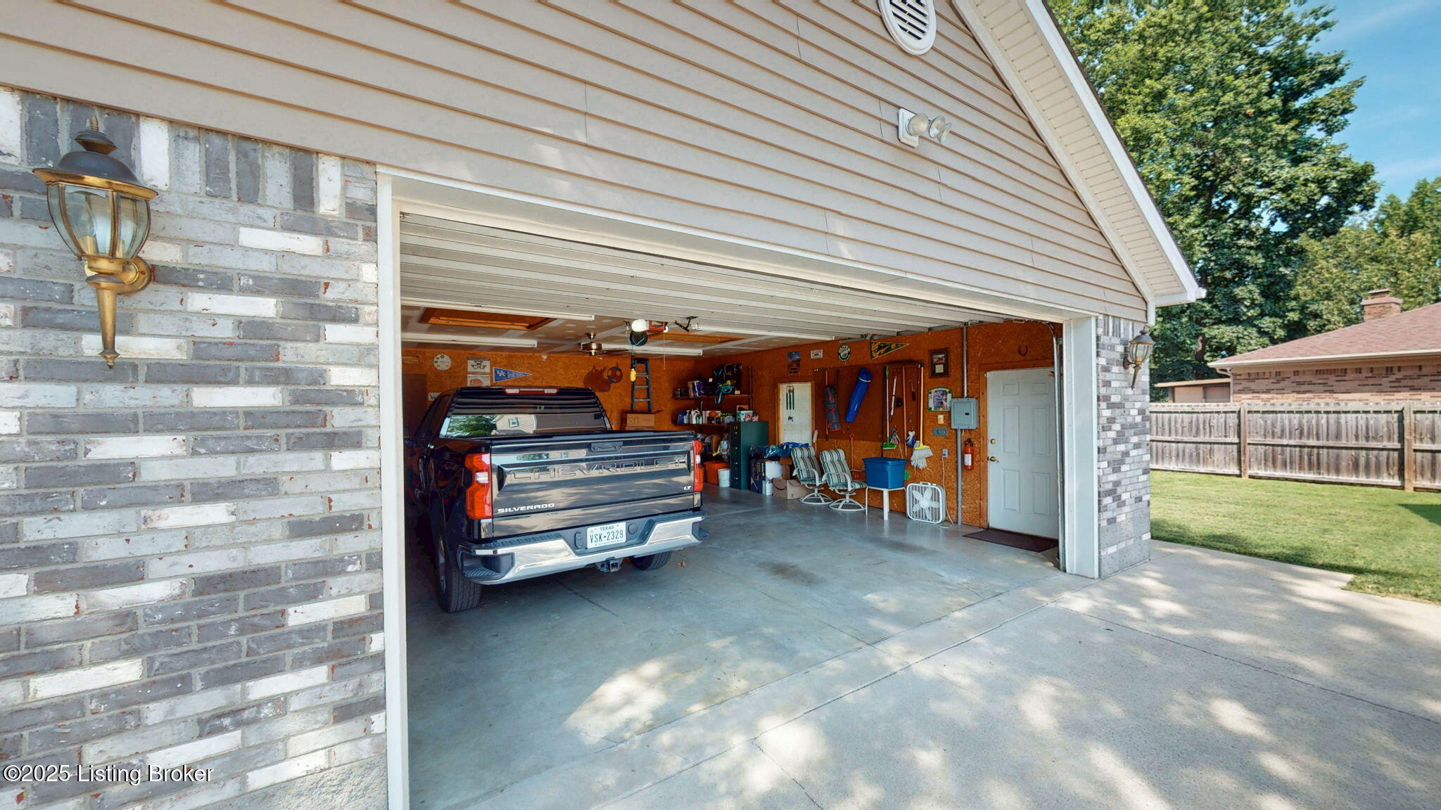 7804 Apple Valley Dr