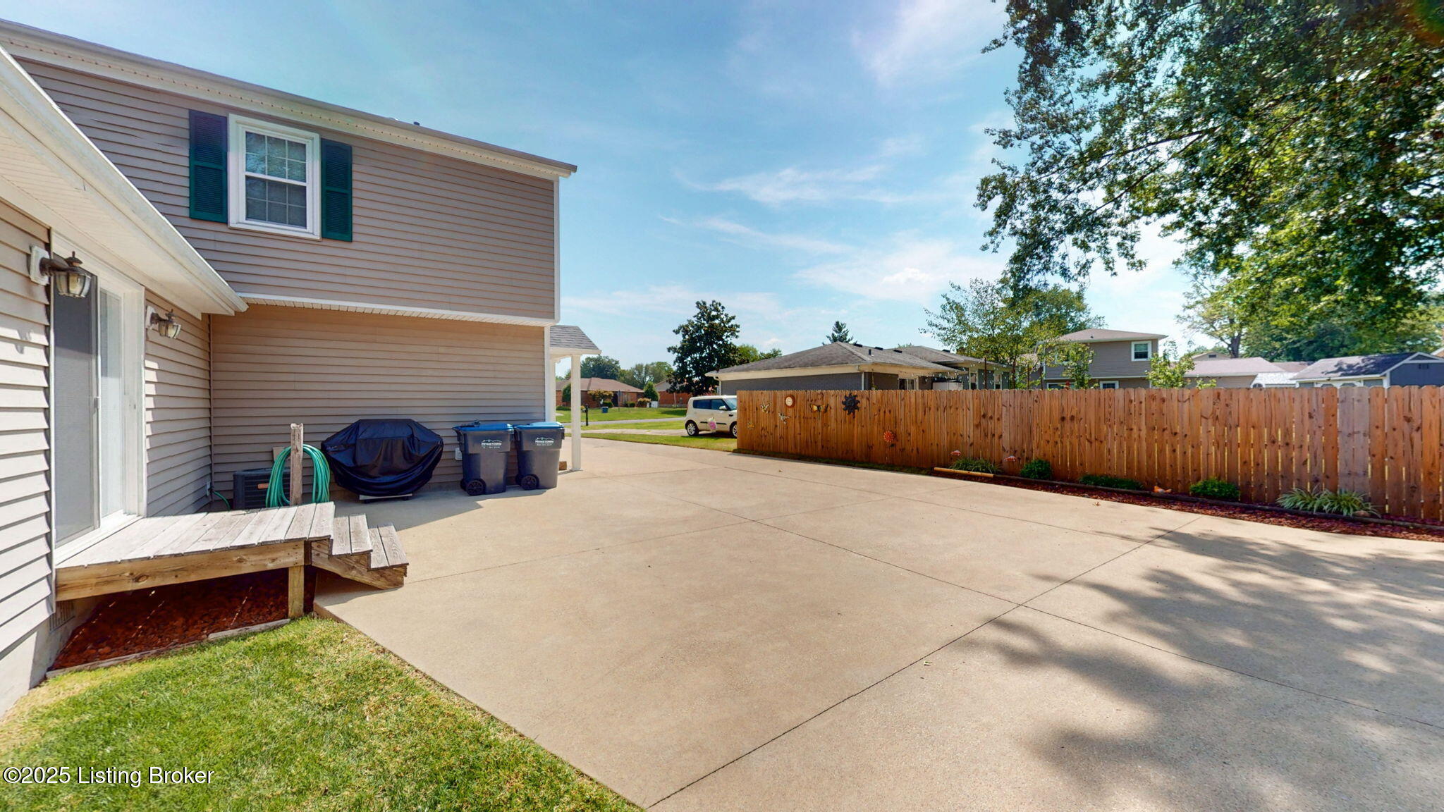 7804 Apple Valley Dr