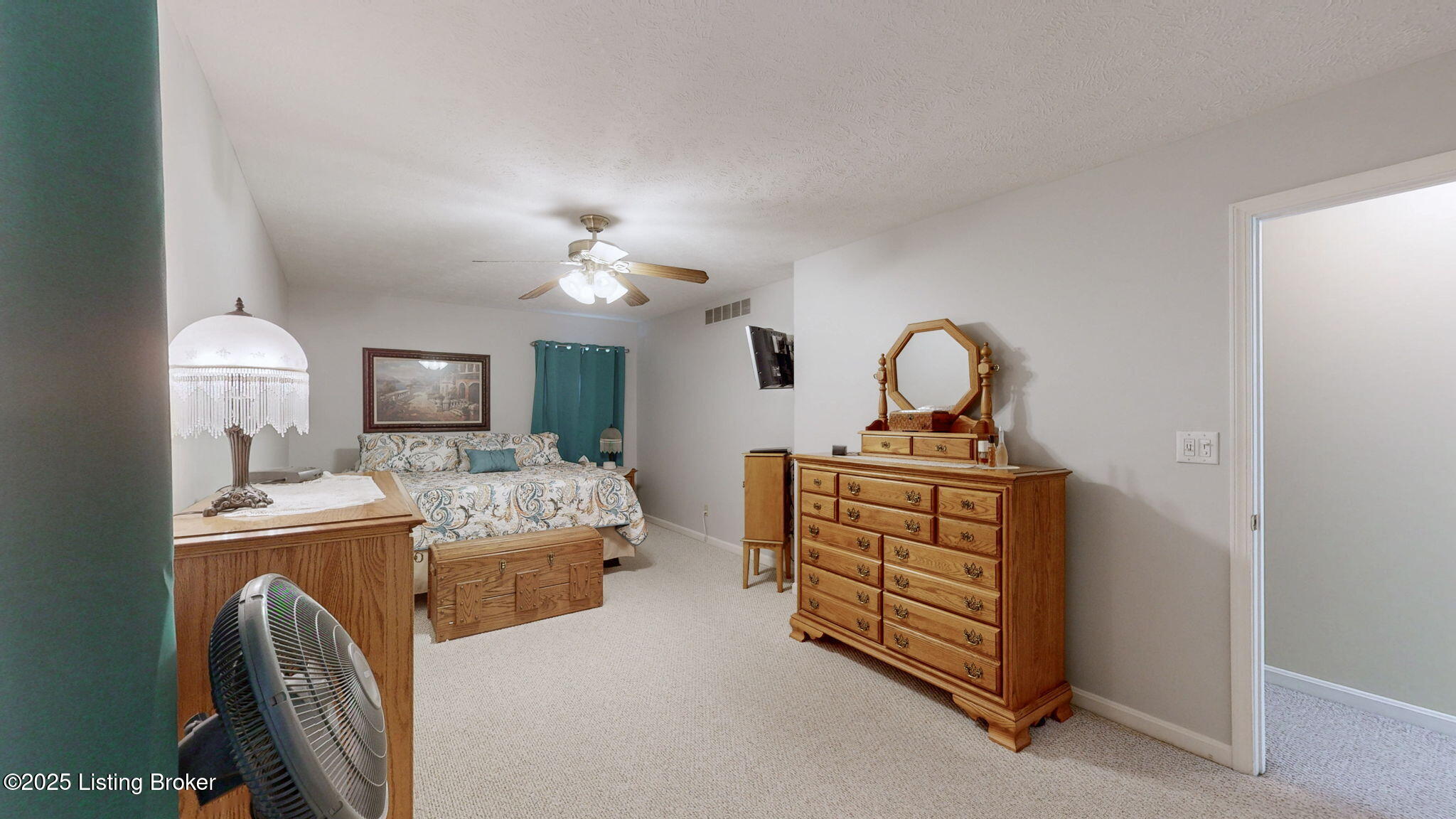 7804 Apple Valley Dr