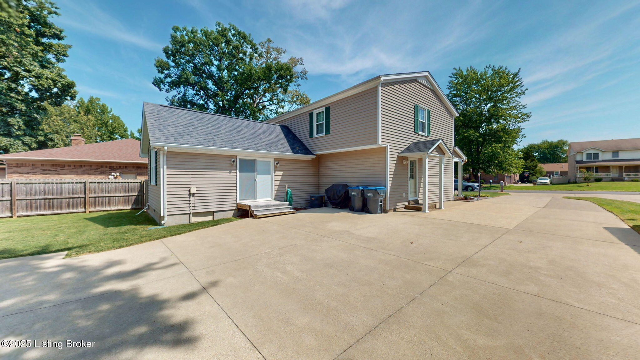 7804 Apple Valley Dr