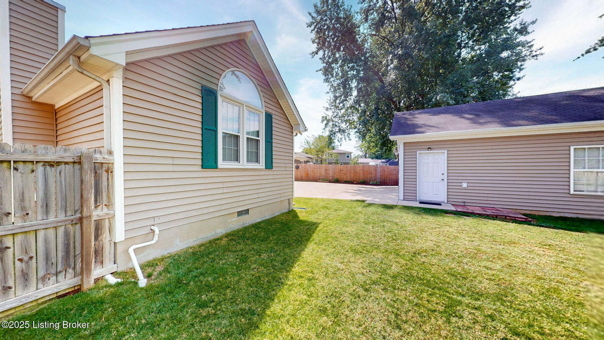 7804 Apple Valley Dr